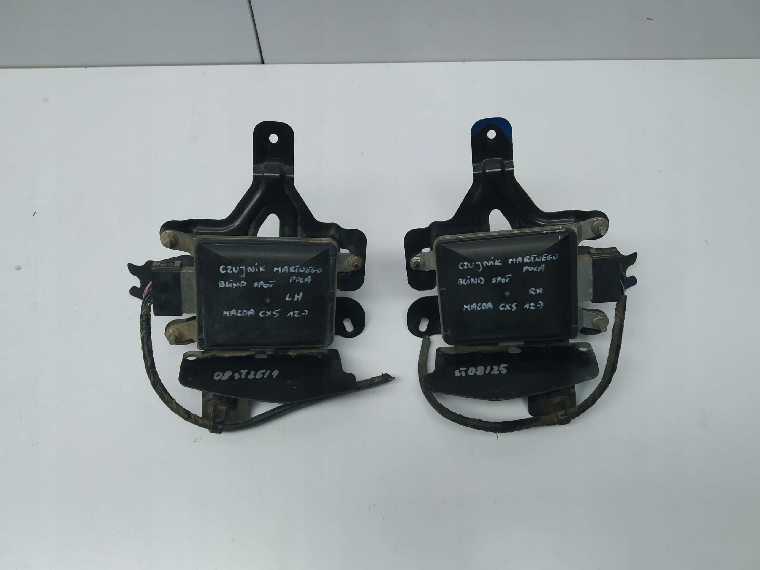 Mazda CX5 and radar sensor asystent supports martwego pola right left KD4967Y90B