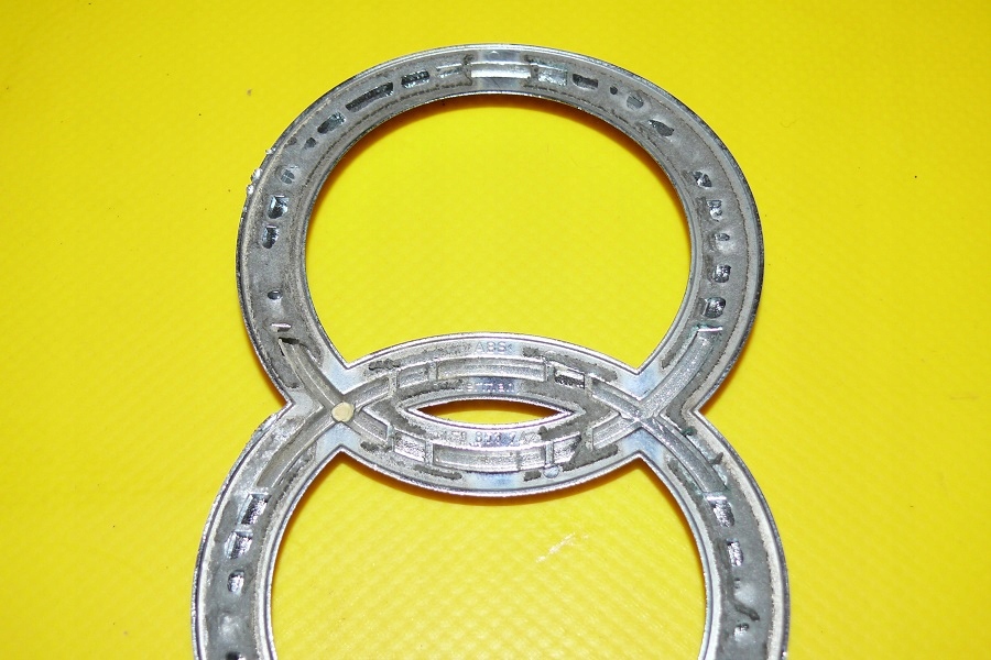 LOGO EMBLEMAT bonnet boot "OOOO" AUDI A6 C6 sedan 04-08r. 4F0853742