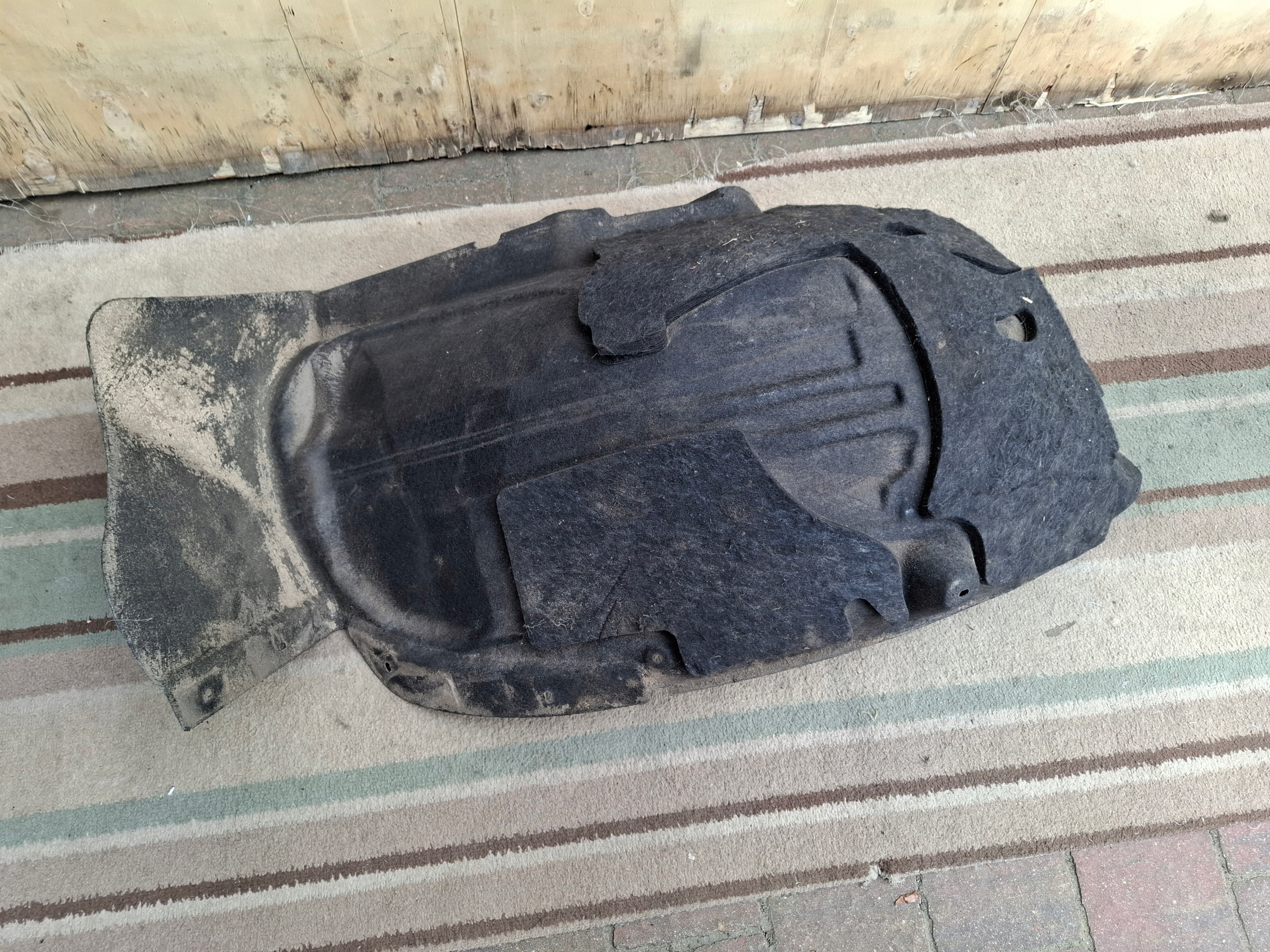 BENTLEY BENTAYGA mudguard right rear part 36A810972B