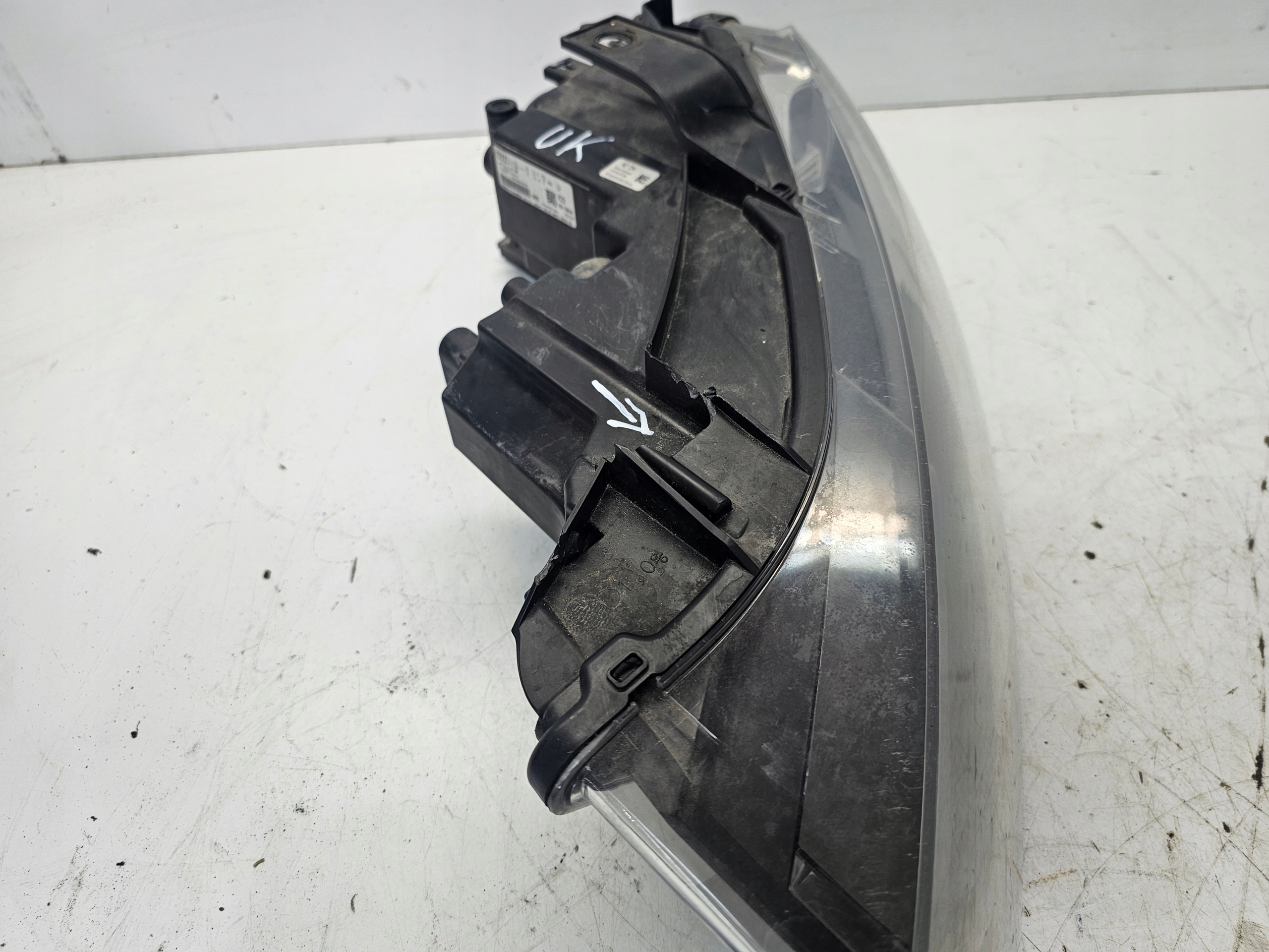 REFLEKTOR left ZWYKLY AUDI Q3 8U 8U0941003N