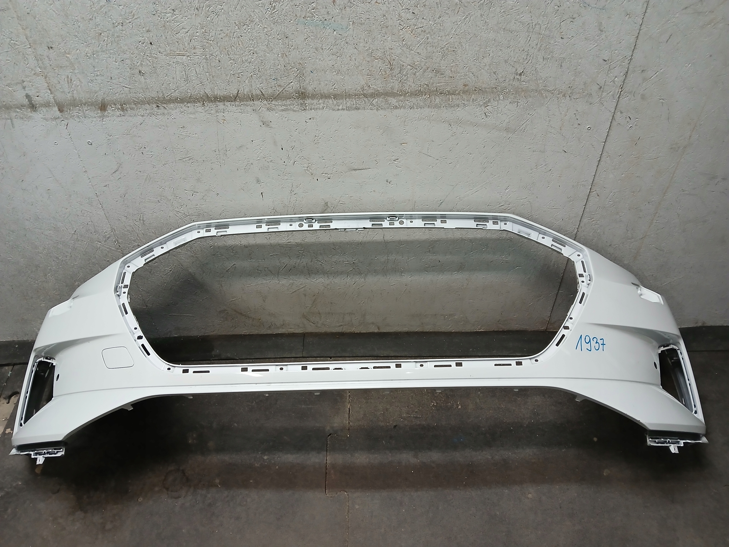 nárazník předek AUDI Q8 E TRON LIFT