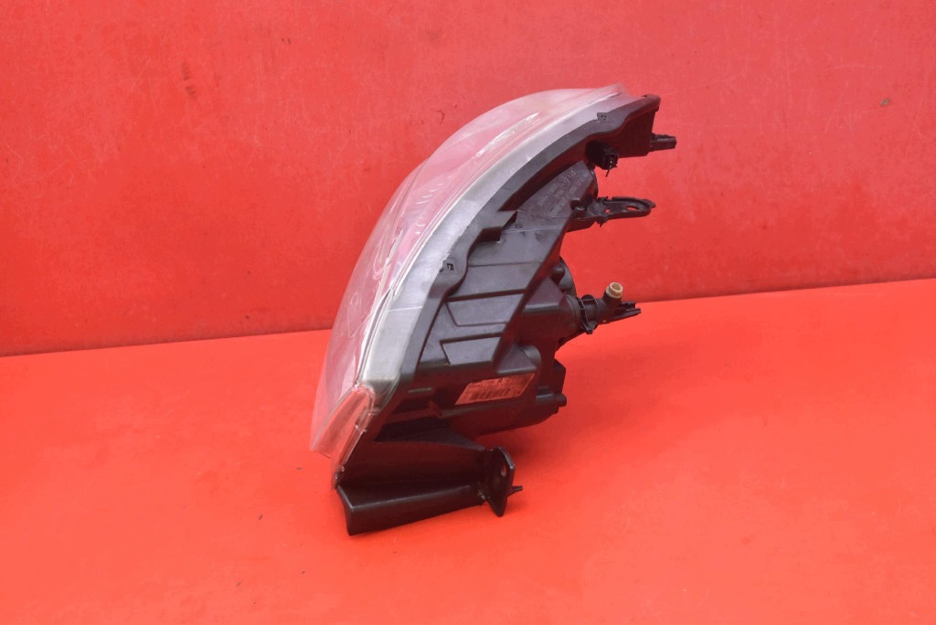REFLEKTOR right light front EU 260102414R DACIA DOKKER 12-17