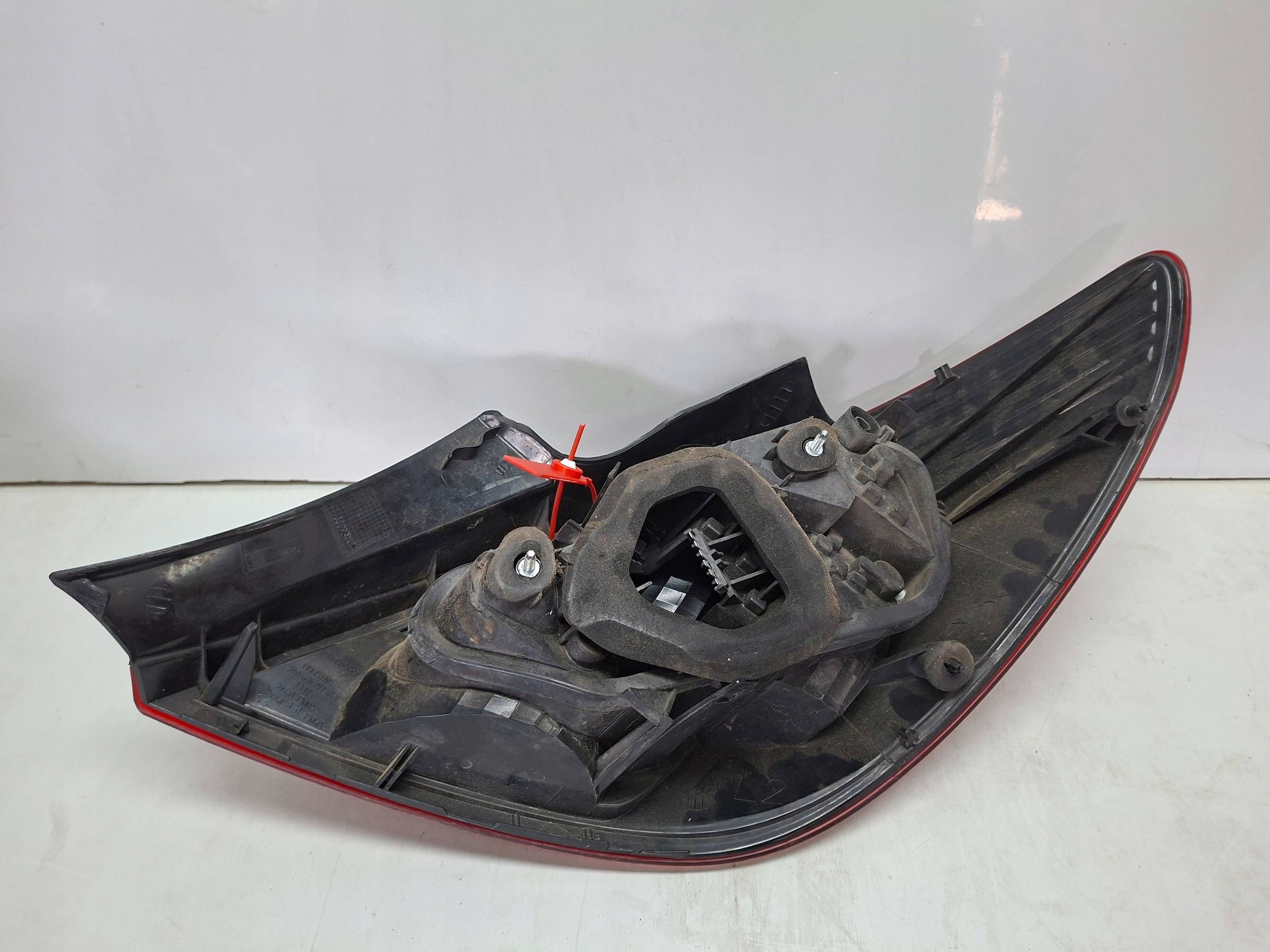 Licht hinten links 89392995 OPEL CORSA D 5D 2006