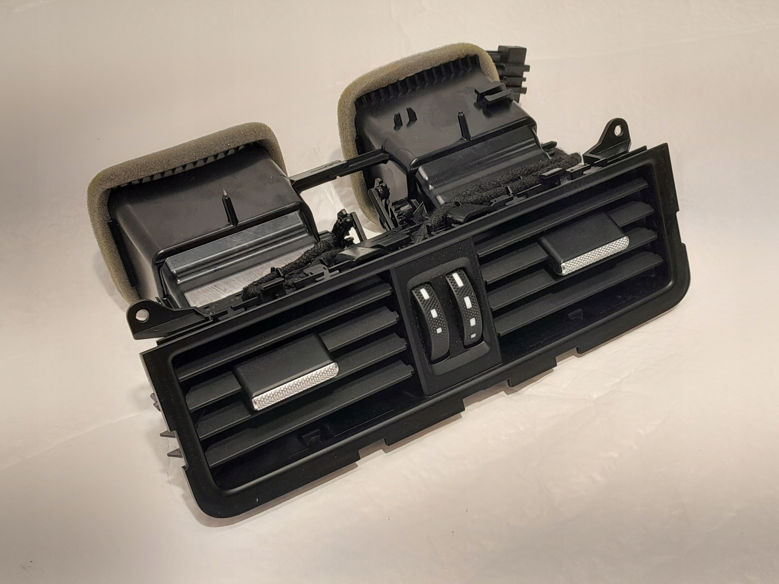 PORSCHE CAYENNE 9Y grid air conditioning devices 9Y0819203B