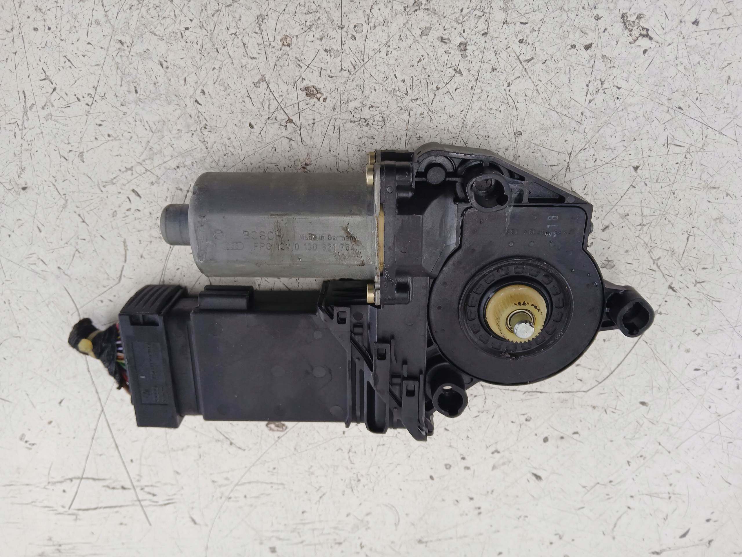 VW GOLF IV BORA LEON and mini motor windows right front 0130821764