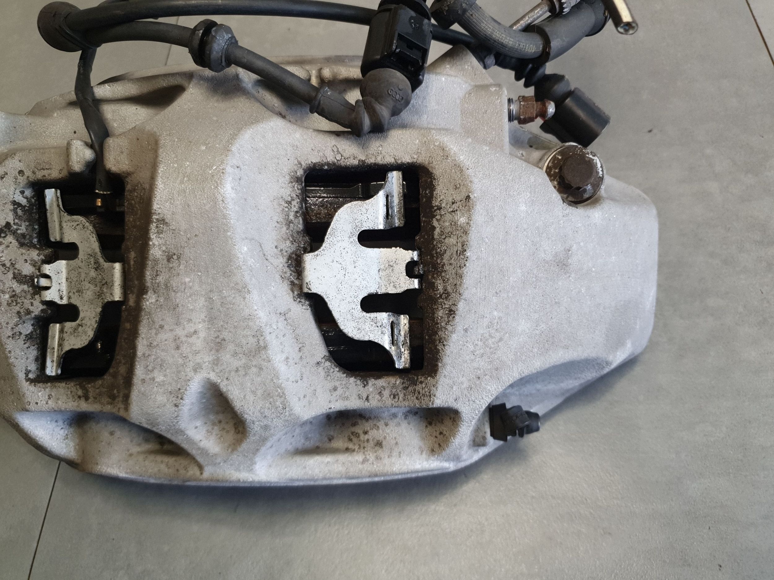 Audi Q7 4M caliper brake right front front 4M0615106AS