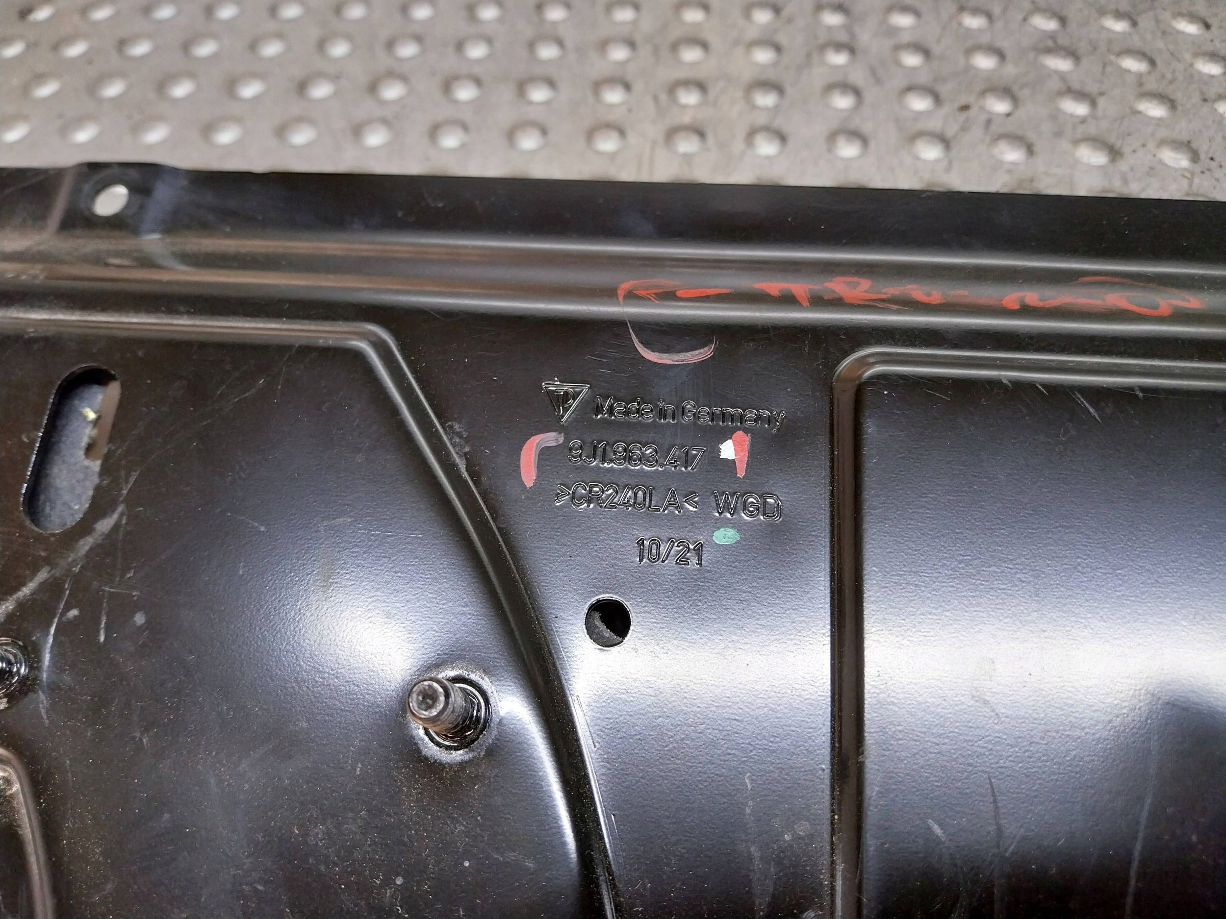 cover pillar partition wall 9J1963417 AUDI E TRON GT TAYCAN 1