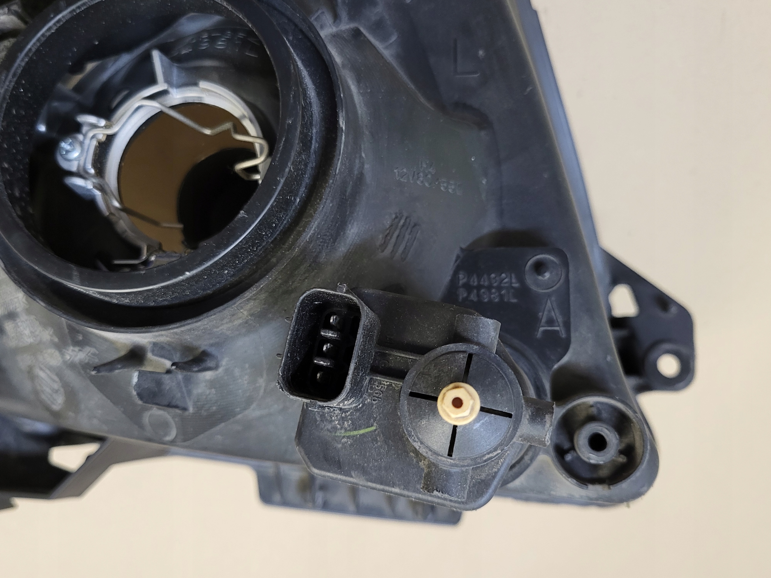 REFLEKTOR light left front front SUZUKI SWIFT IV 4 OE STANLEY EUROPA
