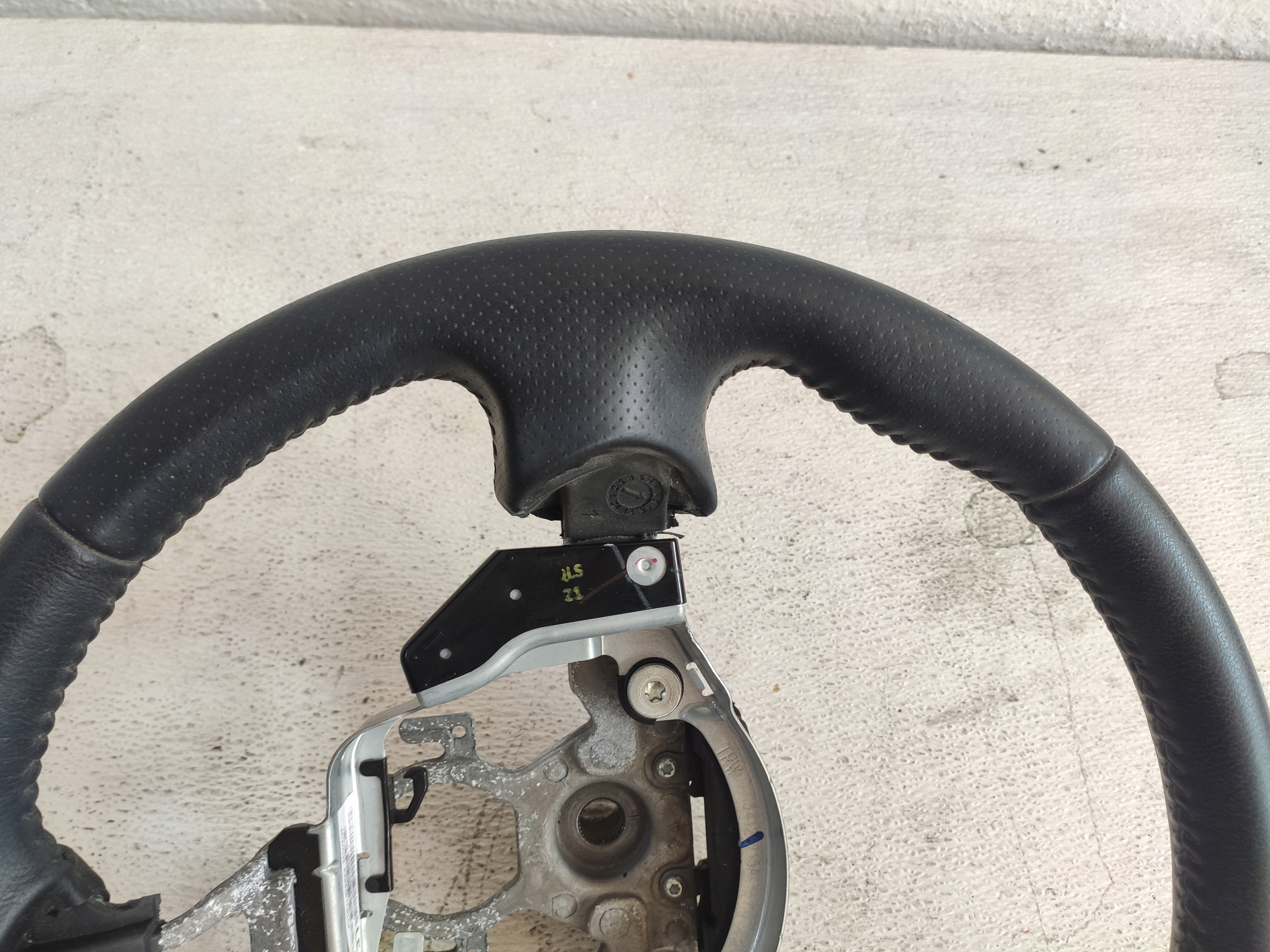 NISSAN NOTE E12 2013 lenkrad SKORZANA SPORT