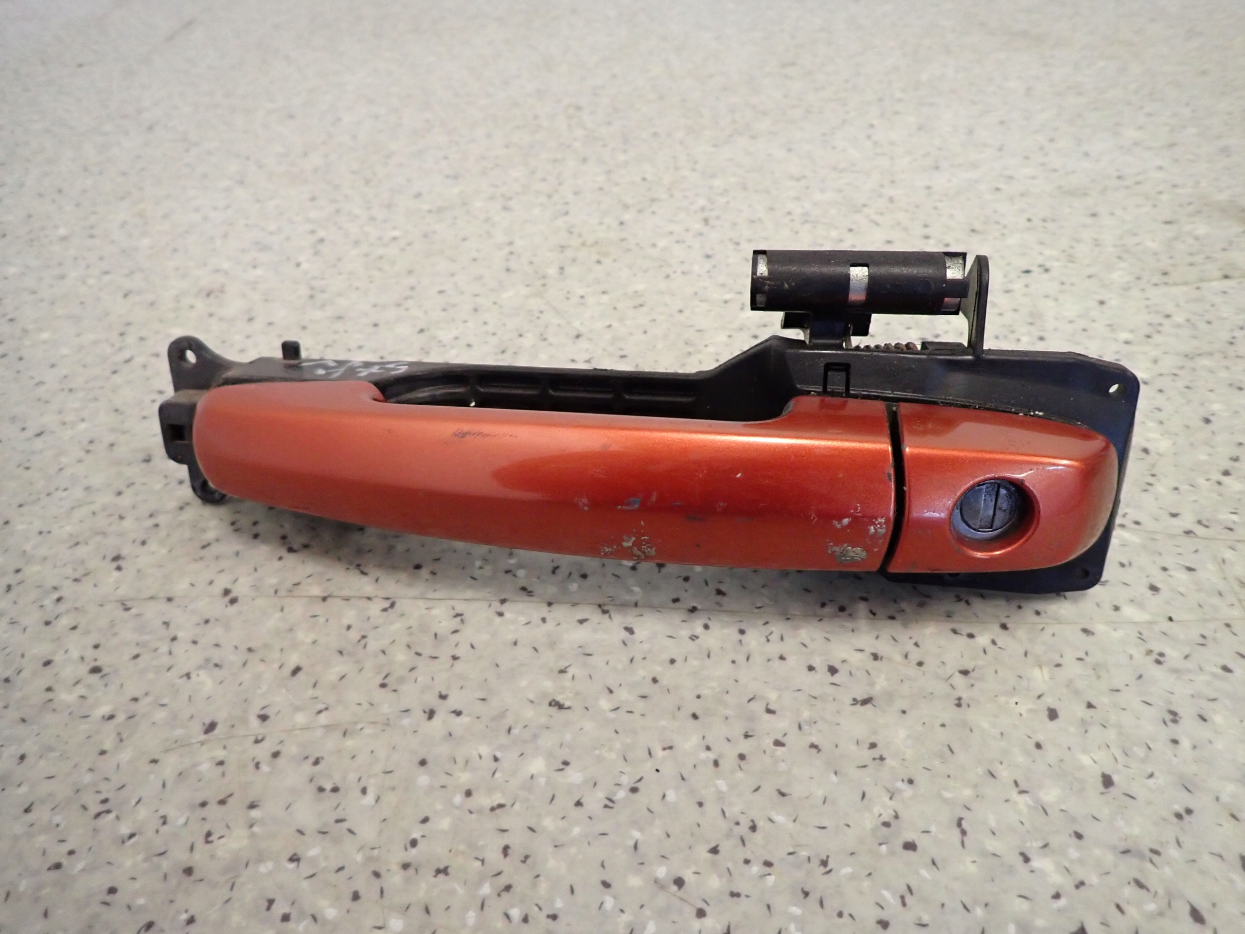 SUZUKI SX4 06 13 KLAMKA DRZWI PRZEDNIA LEWA