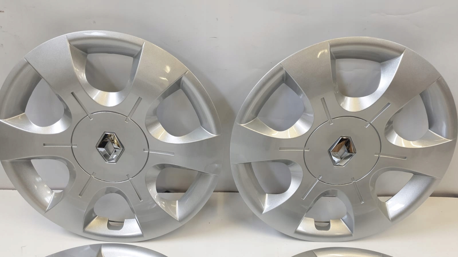 KOŁPAK 16'' RENAULT TRAFIC NOWY Emblemat marki Renault