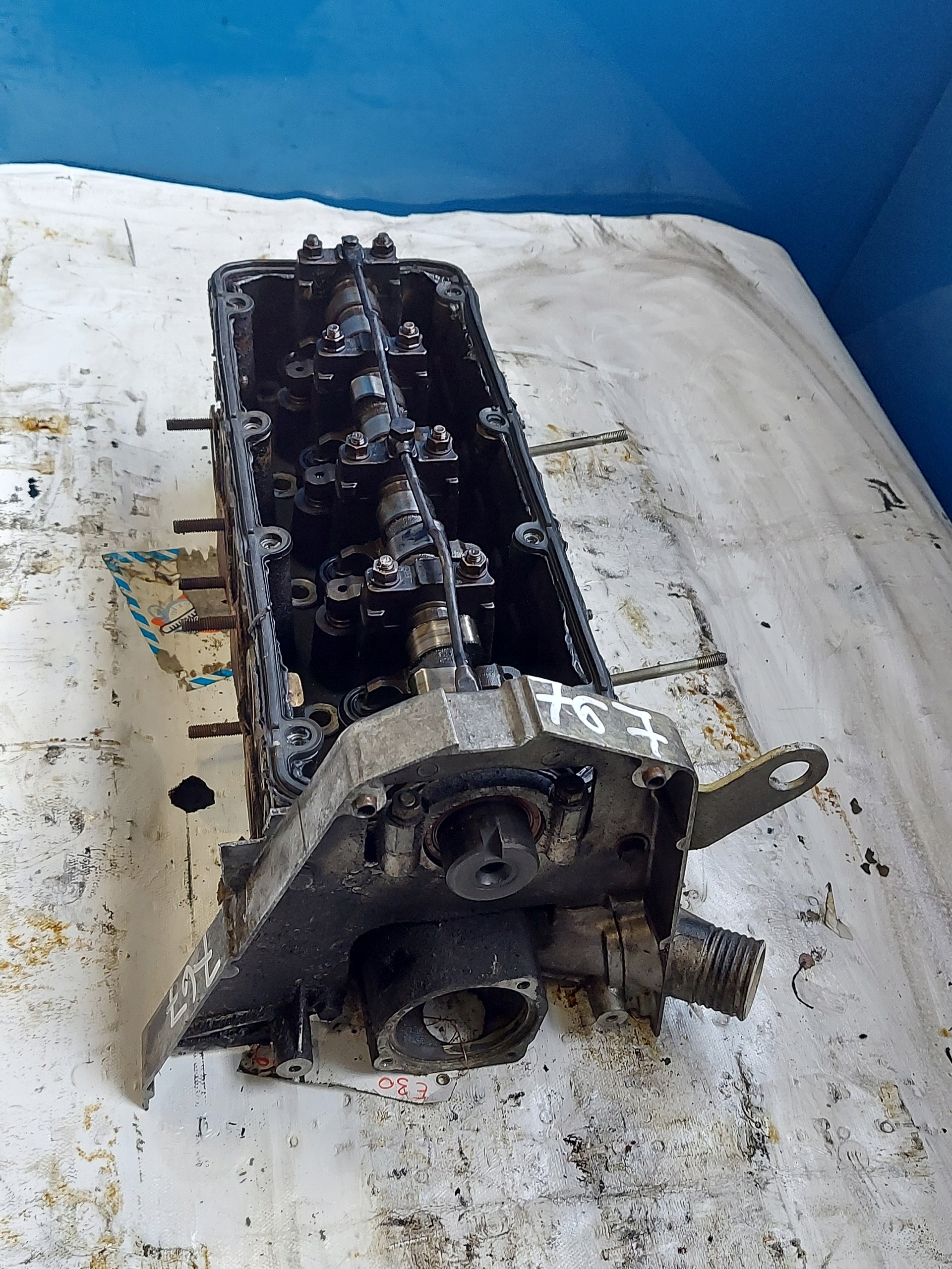 head. BMW E30 1.8 B 1706937