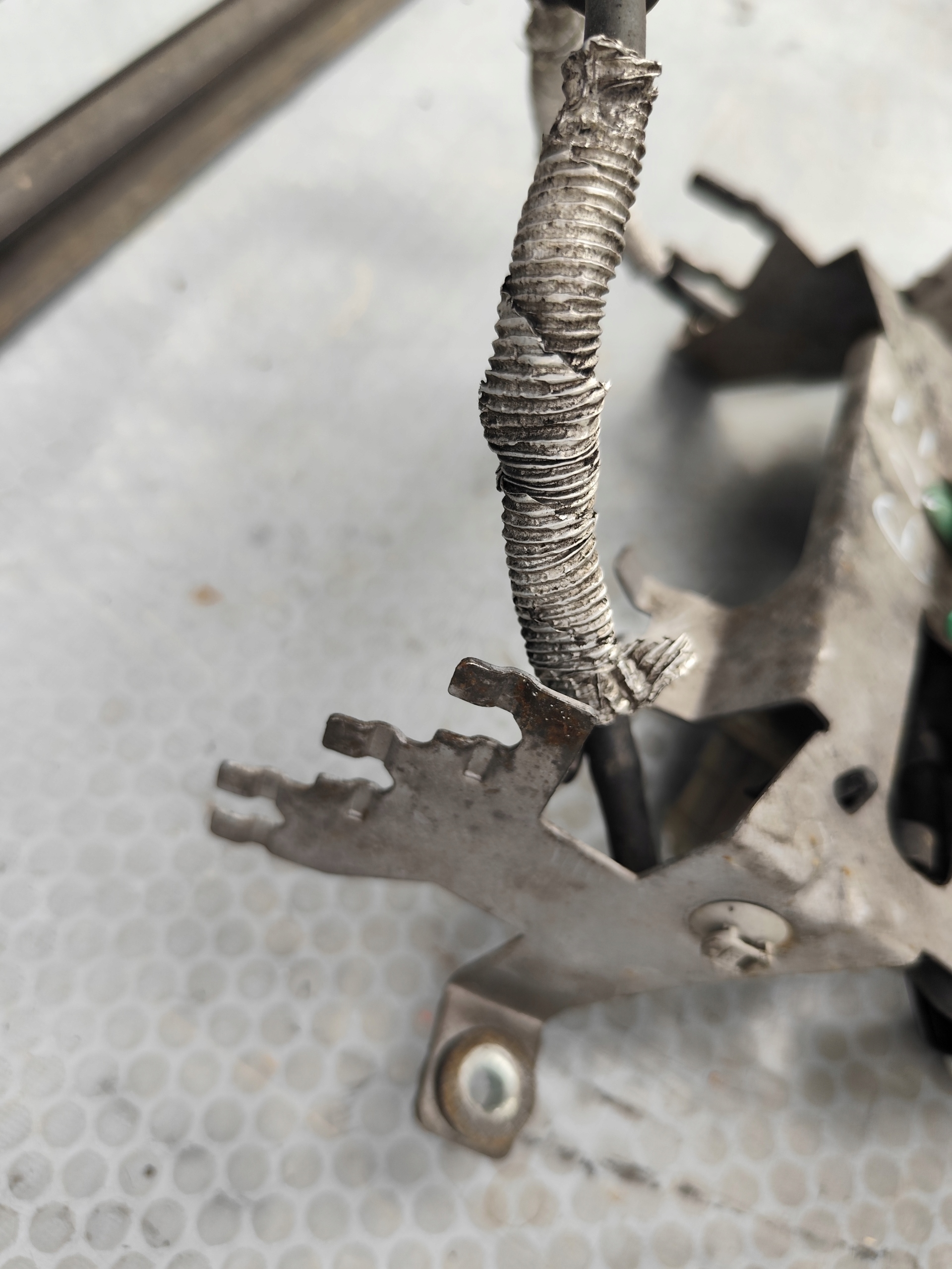 VW T5 Sensor GRUSZKA PODCISNIEN 2.5 BNZ