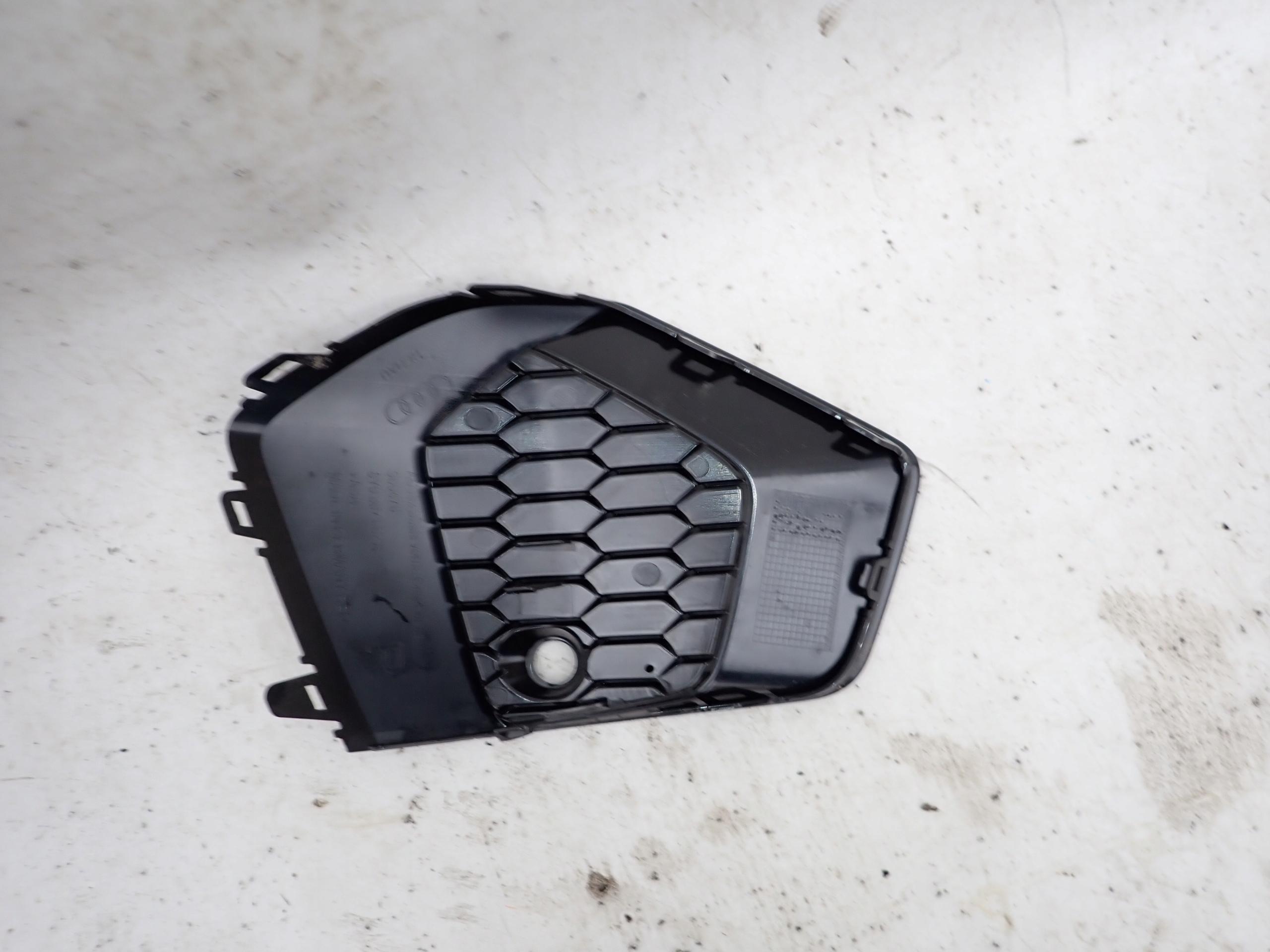 AUDI A3 8Y 20- grid of a bumper right front front 8Y0807682