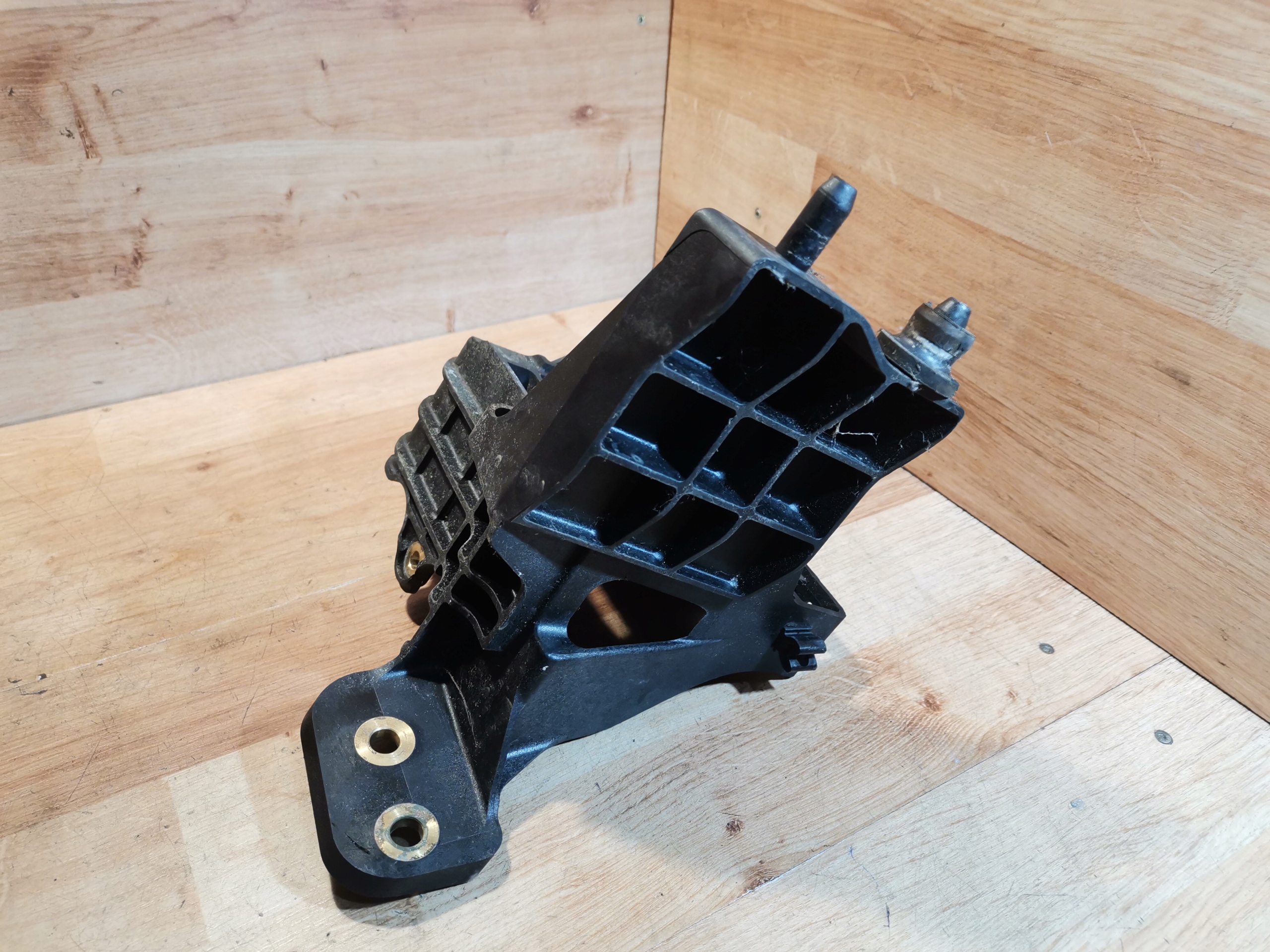 Support plaque pompy ABS OPEL ZAFIRA TOURER C (P12) 13347074