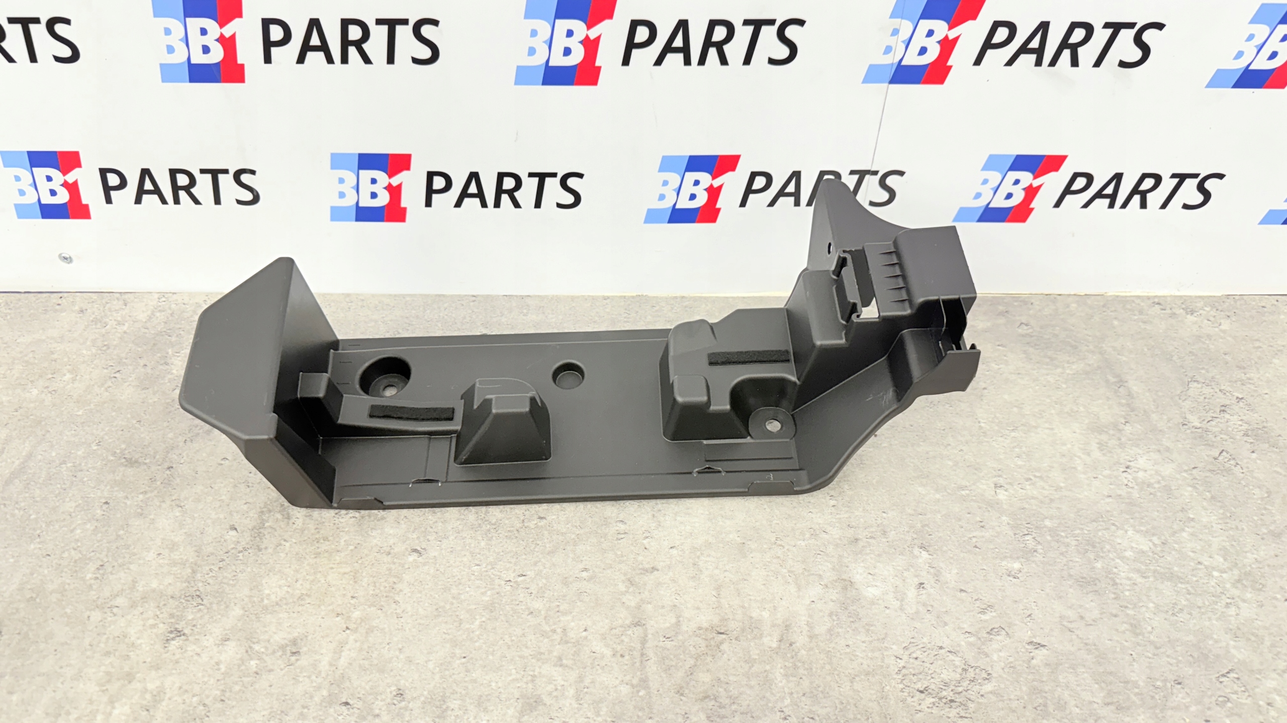 BMW G21 bracket holder cover boot right rear part HYBRYDA 7940938
