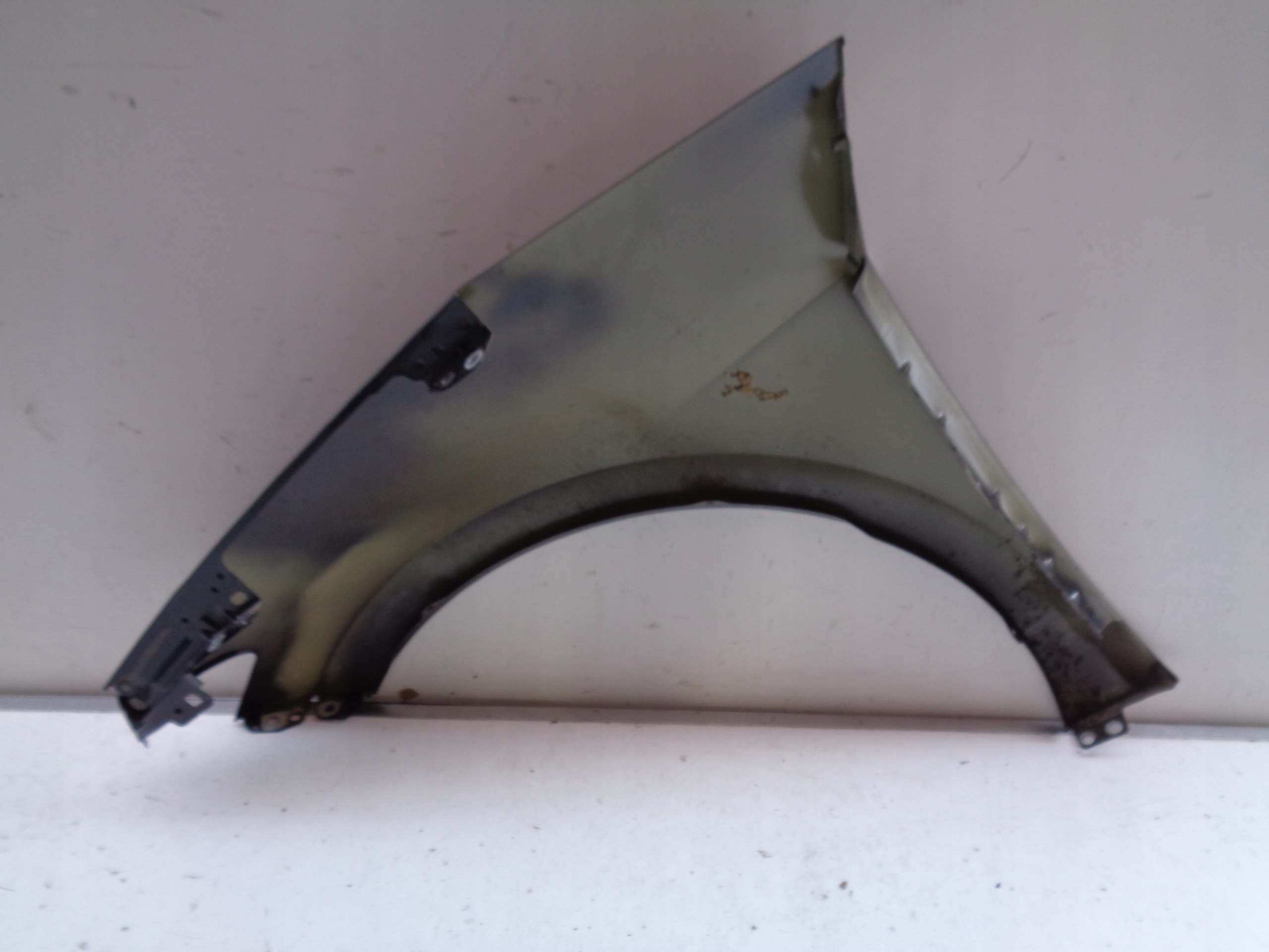 fender right front VW ID3 10A 21- NR 37085