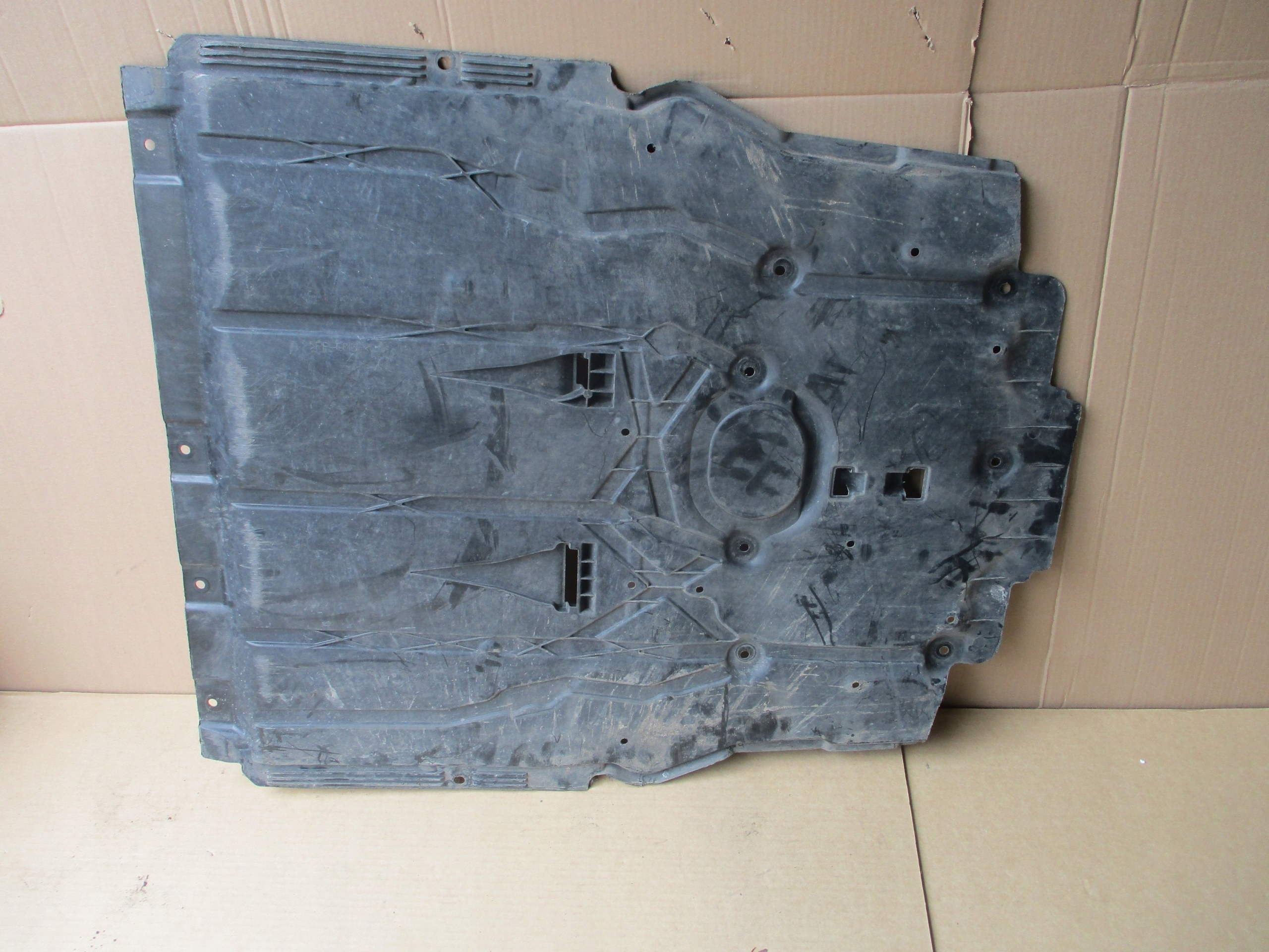 OSŁONA PŁYTA POD SILNIK MERCEDES W177 W247 CLA C118 W118 A2475202600