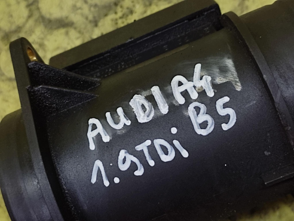 AUDI A4 B5 1.9 TDI flow meter 074906461