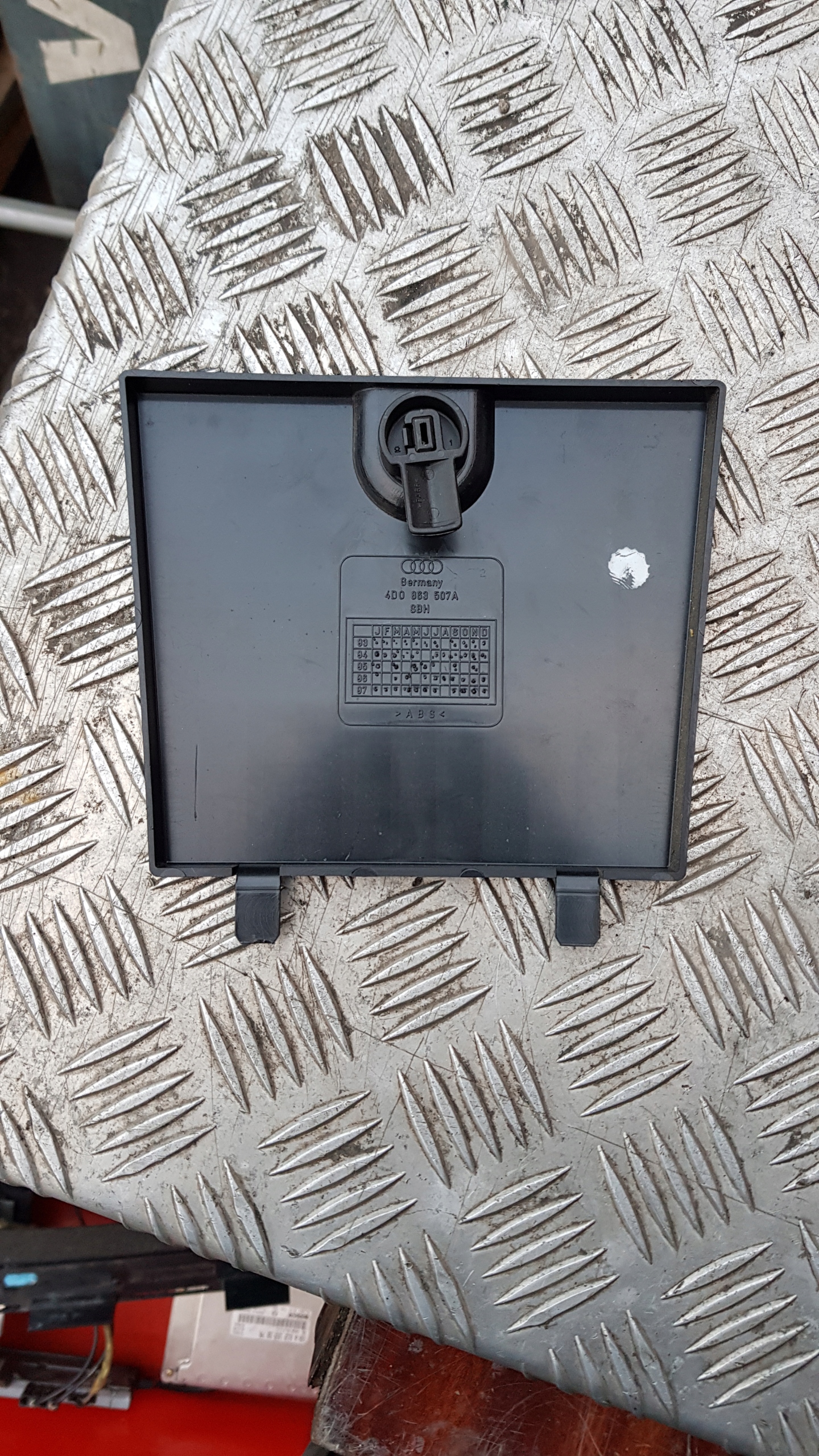 AUDI A8 D2 cover lights left rear part 4D0863507A