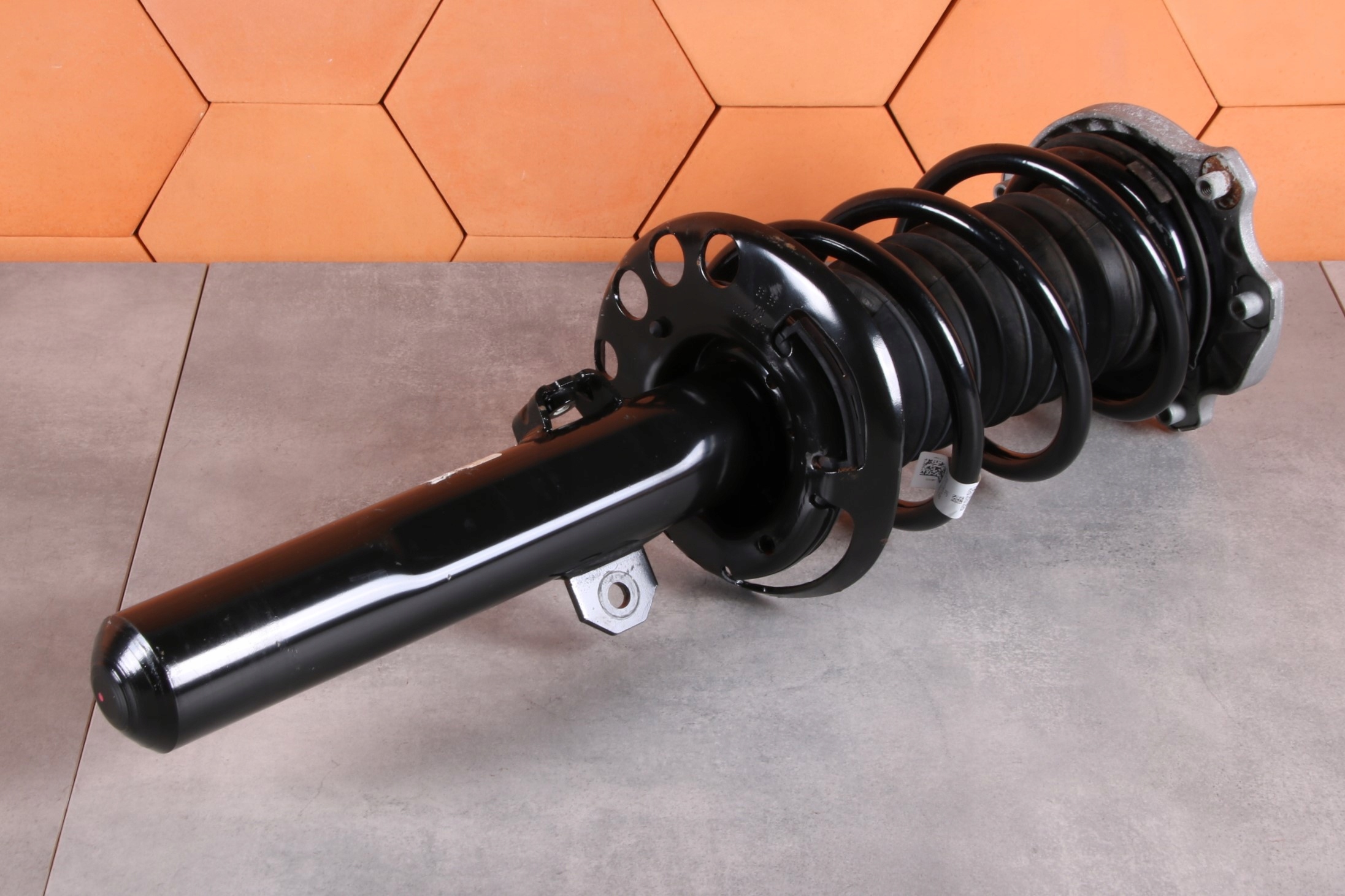 BMW X2 U10 20dX 20iX 28iX shock absorber left front front 5A2FD97 27 km !!!