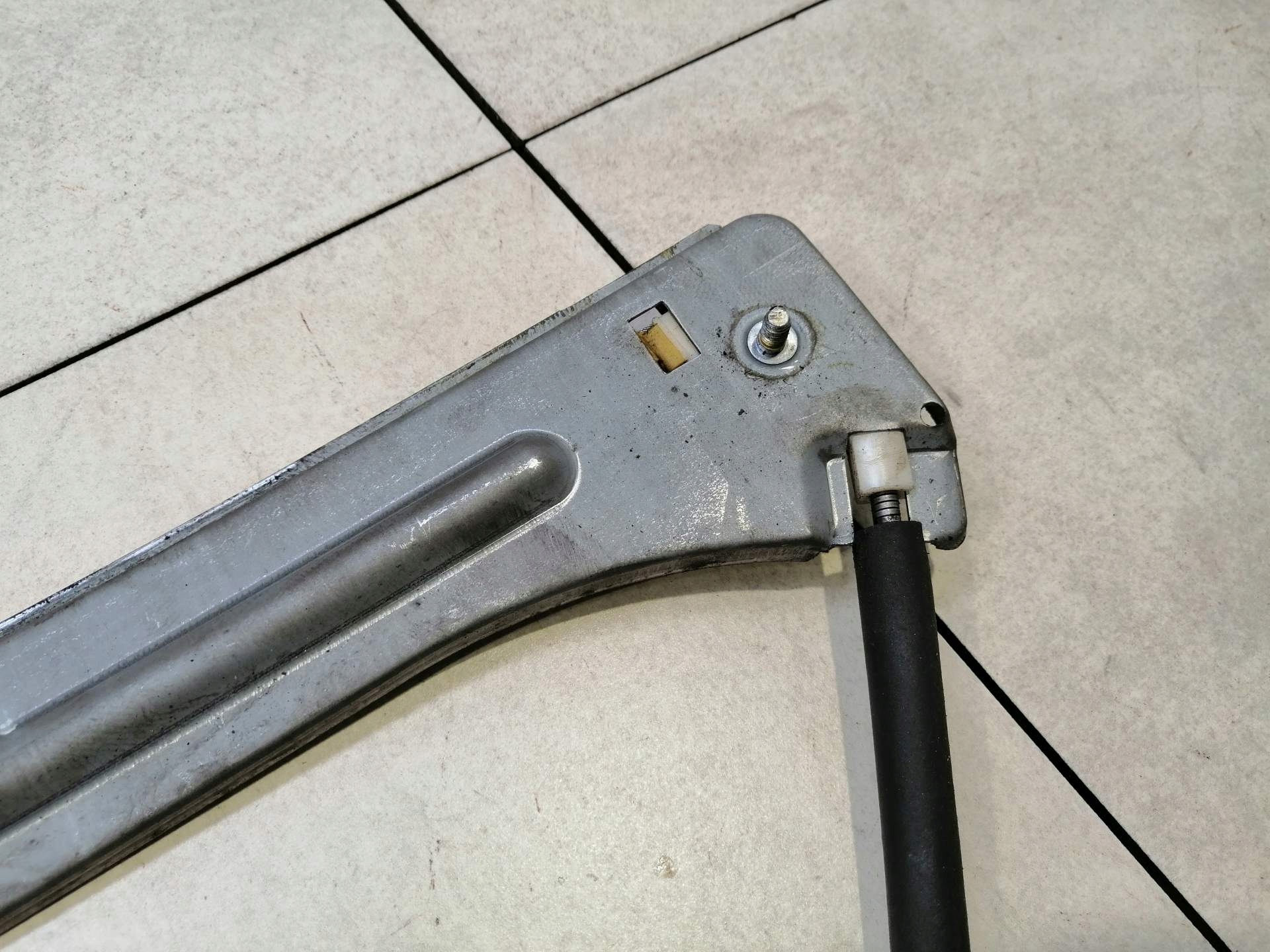 window regulator right front PT CRUISER 04724556AF
