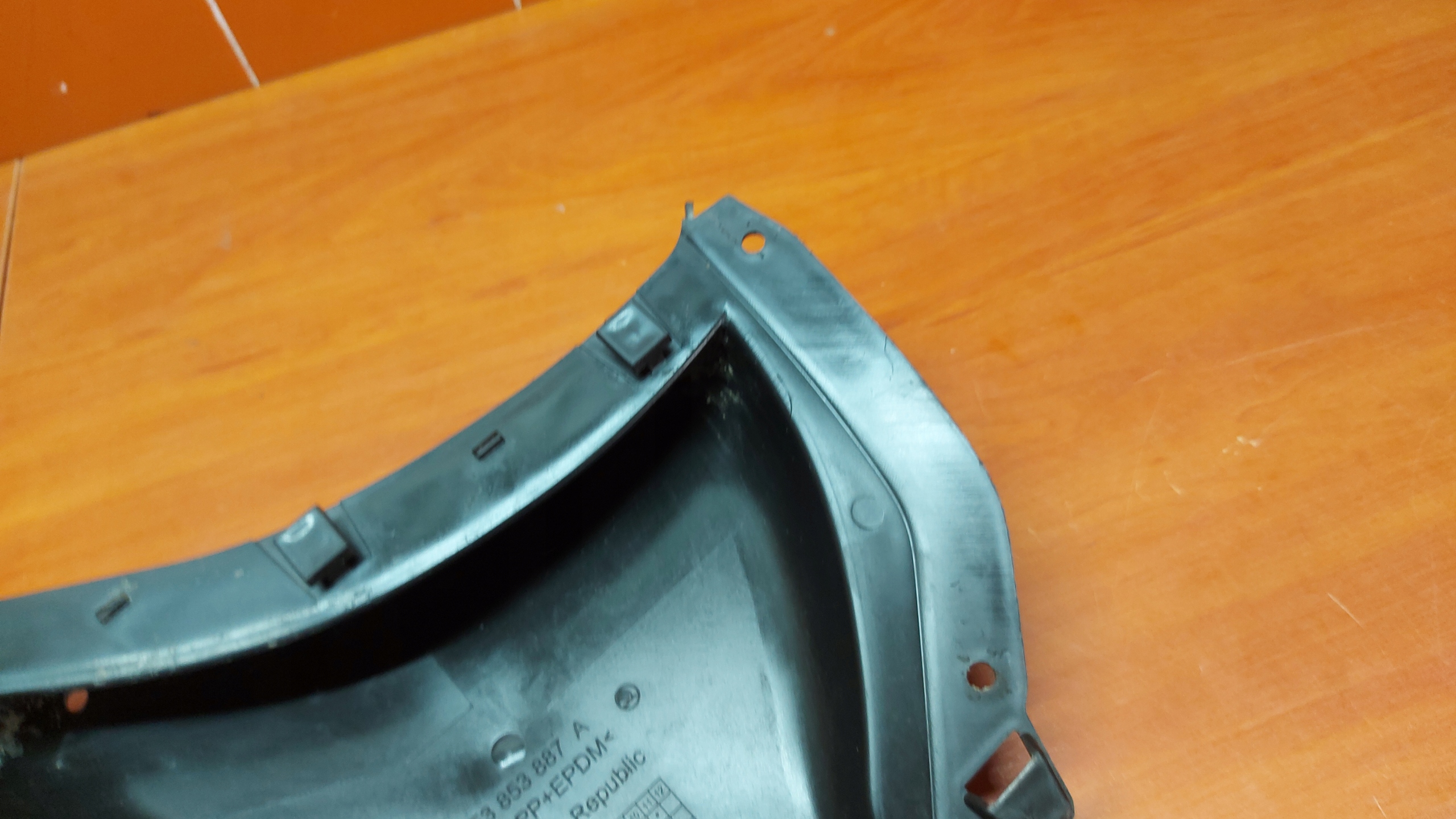 mudguard TROJKAT part NADKOLA left front SKODA OCTAVIA IV