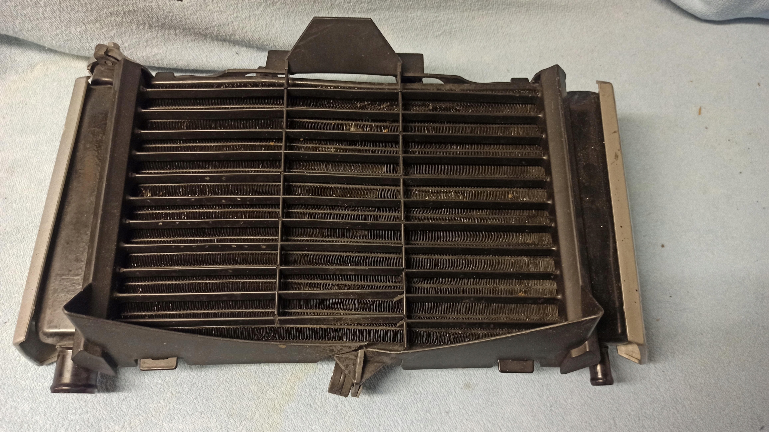 Yamaha FZ6 Fazer 2004-06 радіатор охолодження