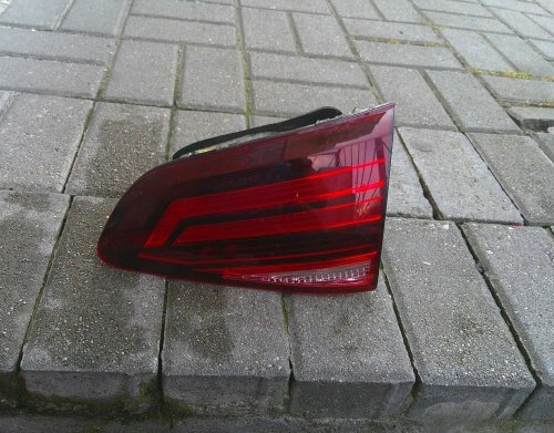 VW GOLF 7 VII HB LIFT PRAWA LAMPA W KLAPĘ TYŁ LED ORYGINAŁ