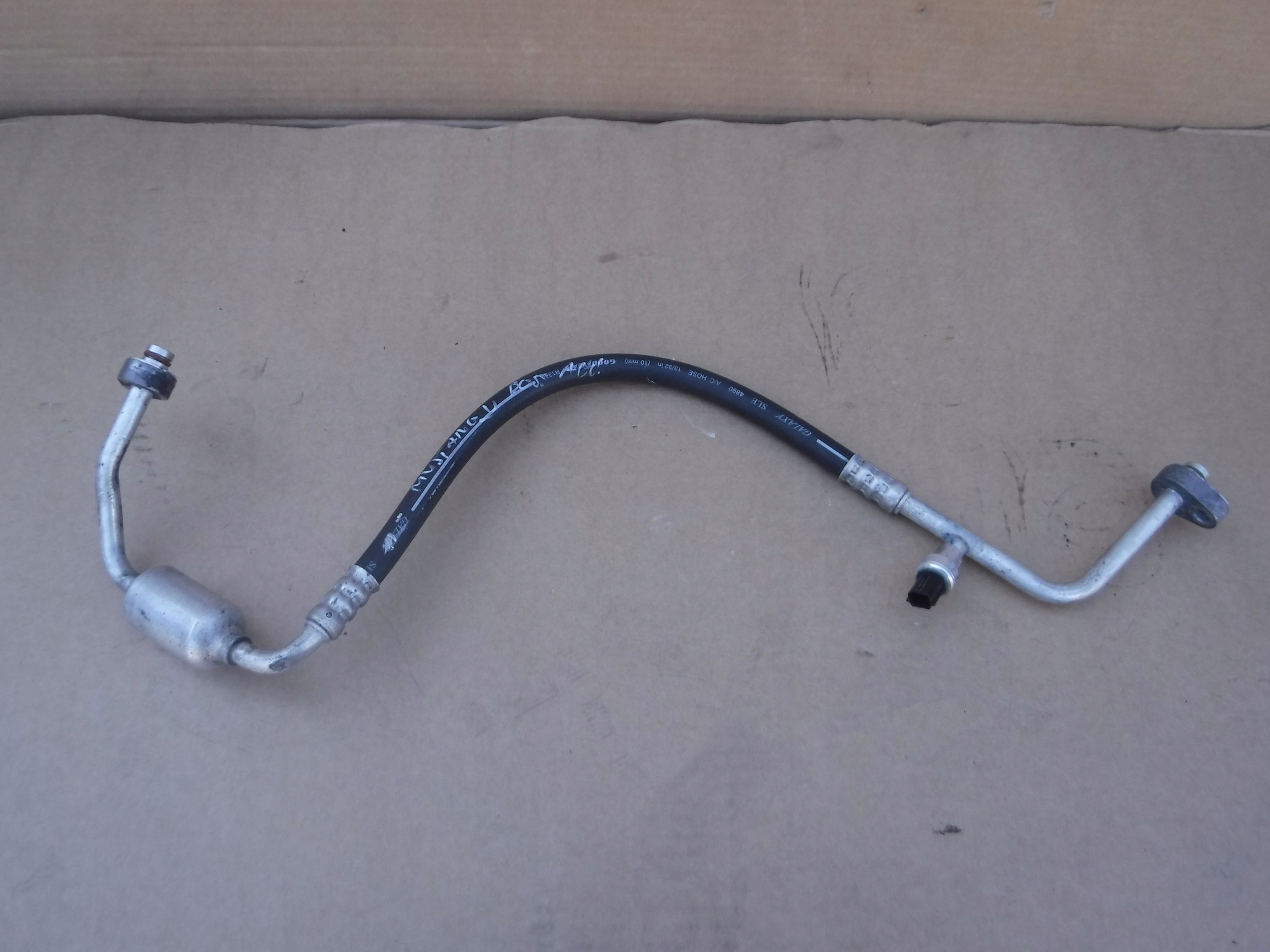 Провод кондиционера FORD MUSTANG 5.0 V8 10-14'