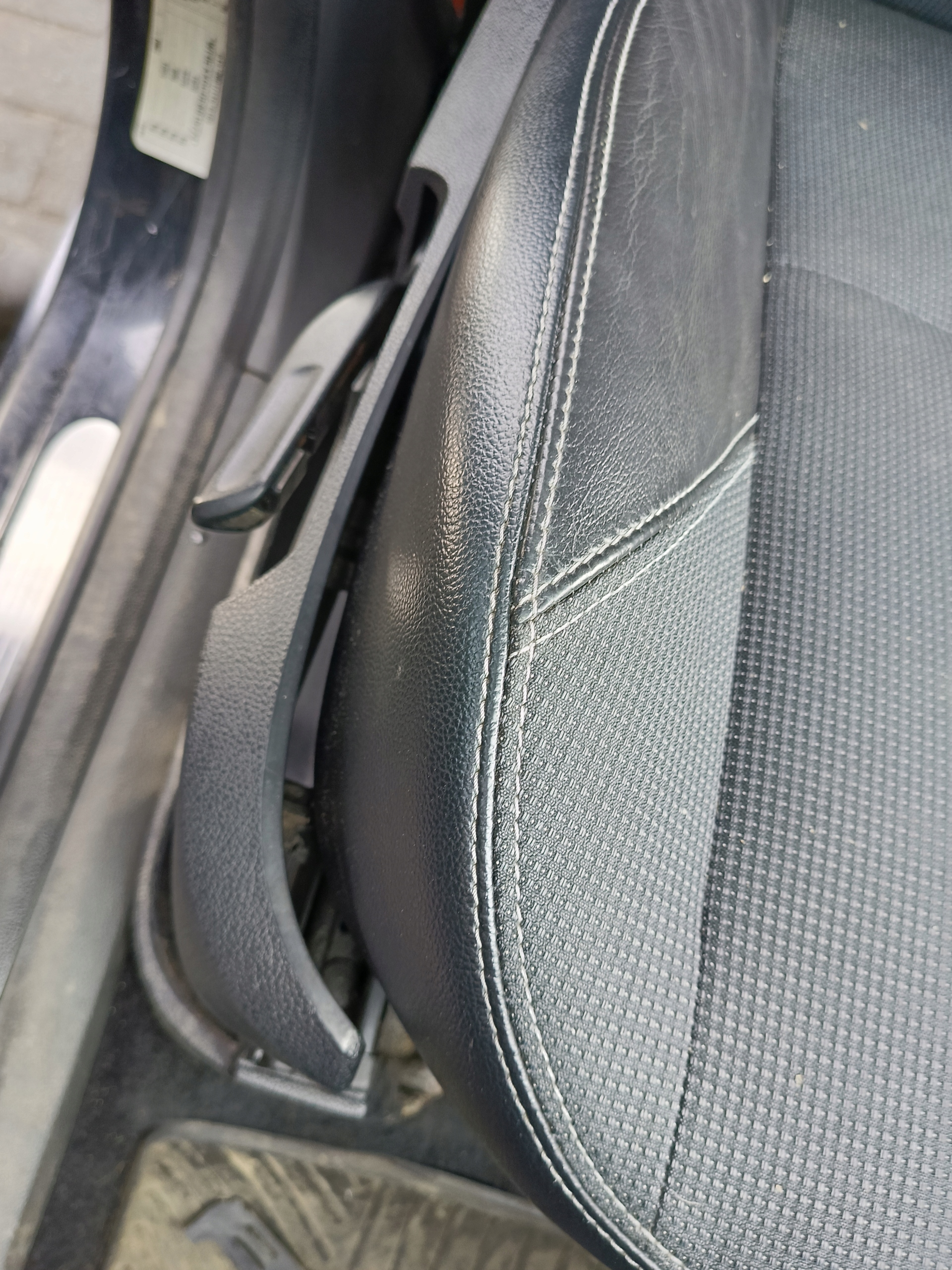 Ford C-MAX FL 07-11 Sitz rechts des Beifahrers Halbleder