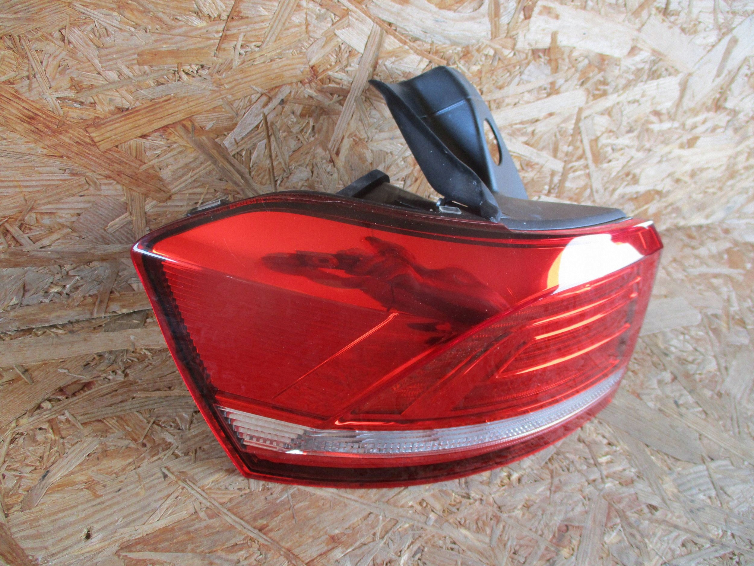 light rear part rear left VW PASSAT B8 KOMBI 3G9