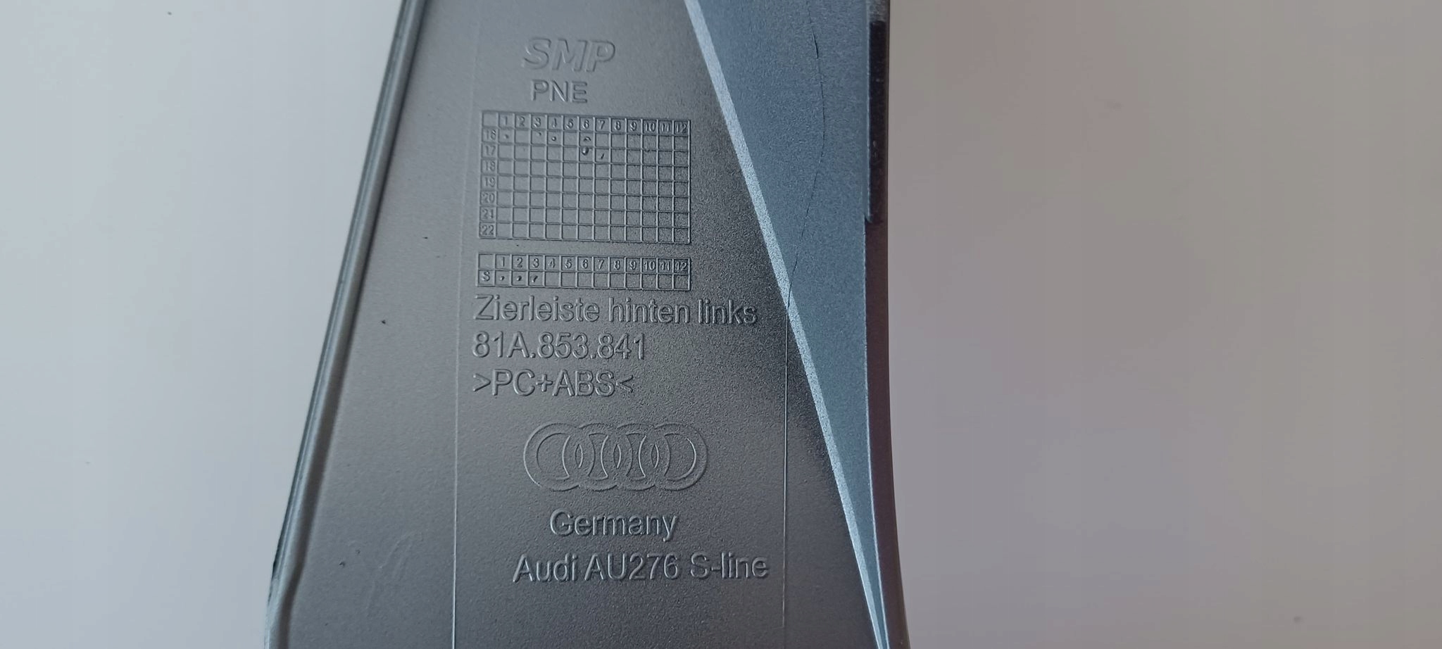 lišta nárazníku záď AUDI Q2 81A853841