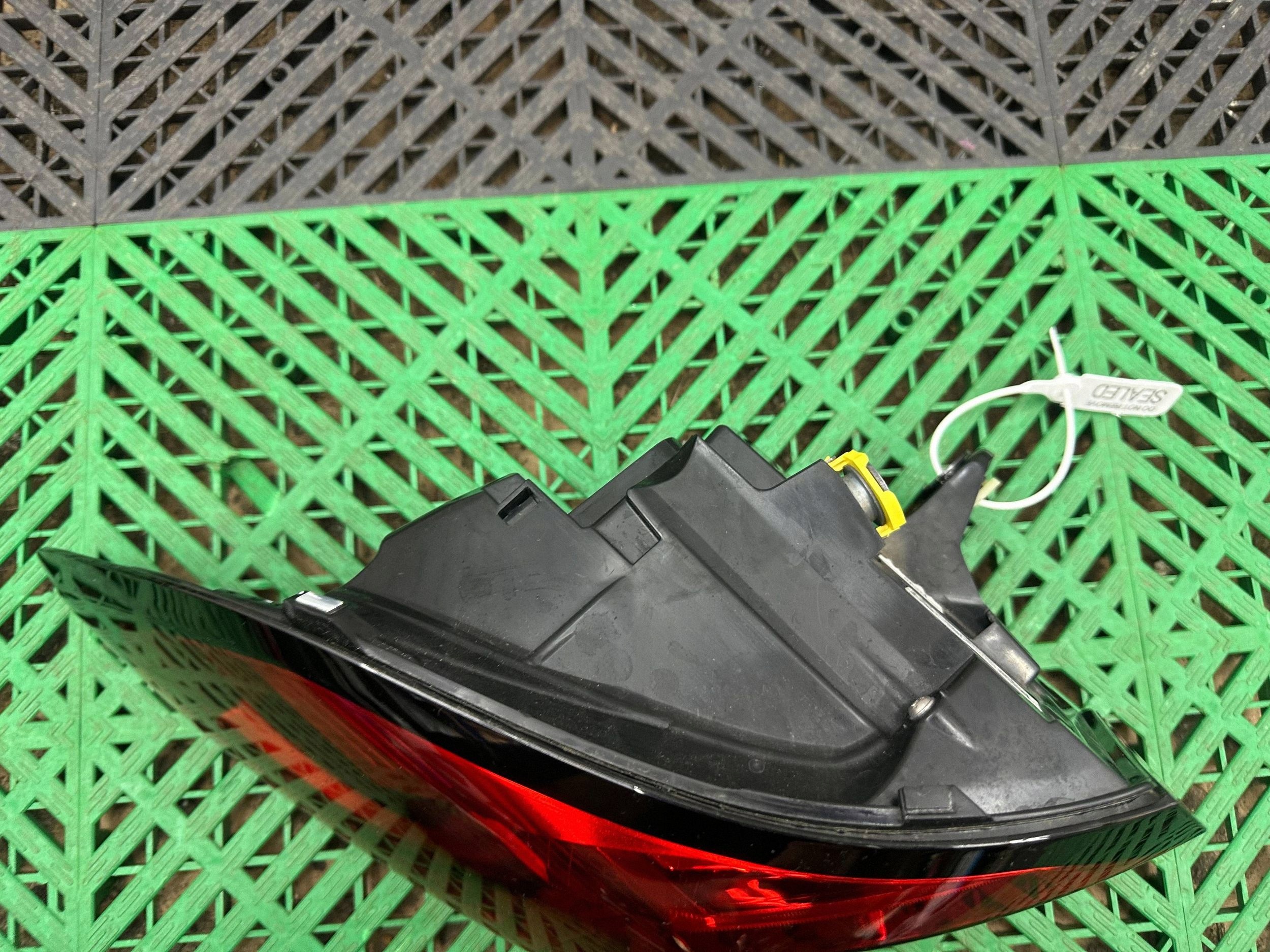light rear rear part side left BMW 1 F70 5A36177
