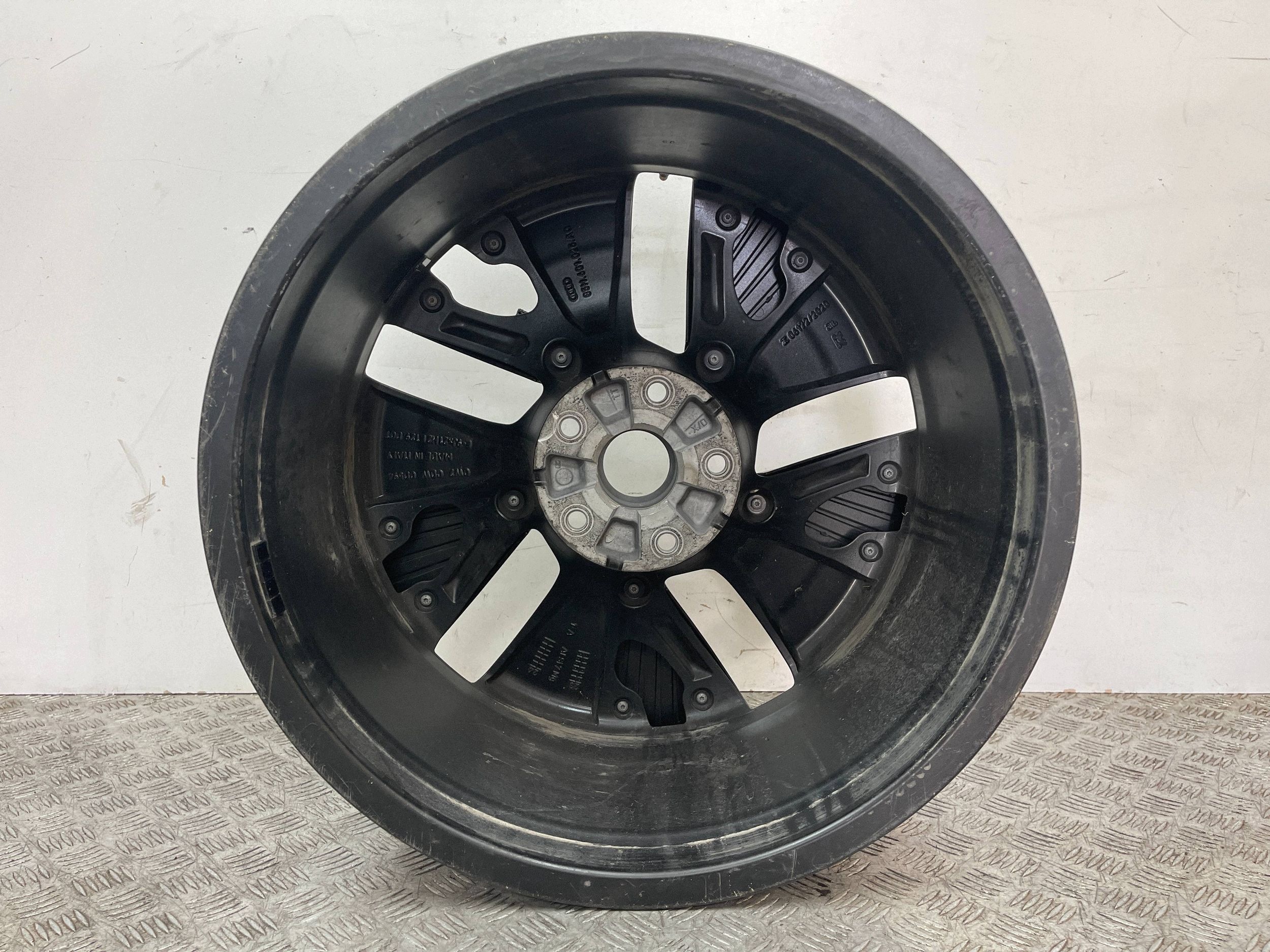 disk hliníkový AUDI Q6 E-TRON 9J X 21 ET29 85H601025AQ