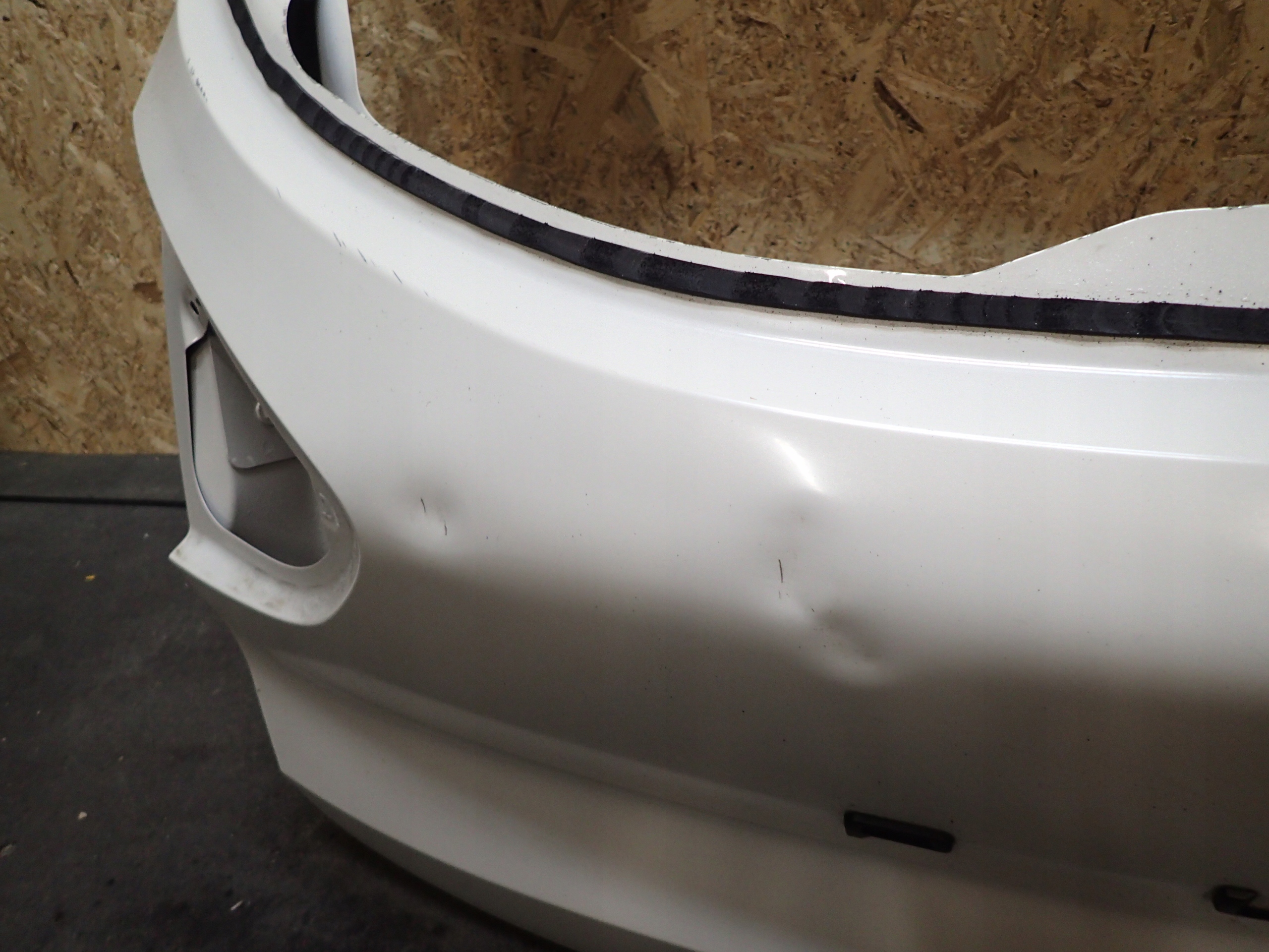 KLAPA TYŁ FORD PUMA II 2 Kolor do lakierowania