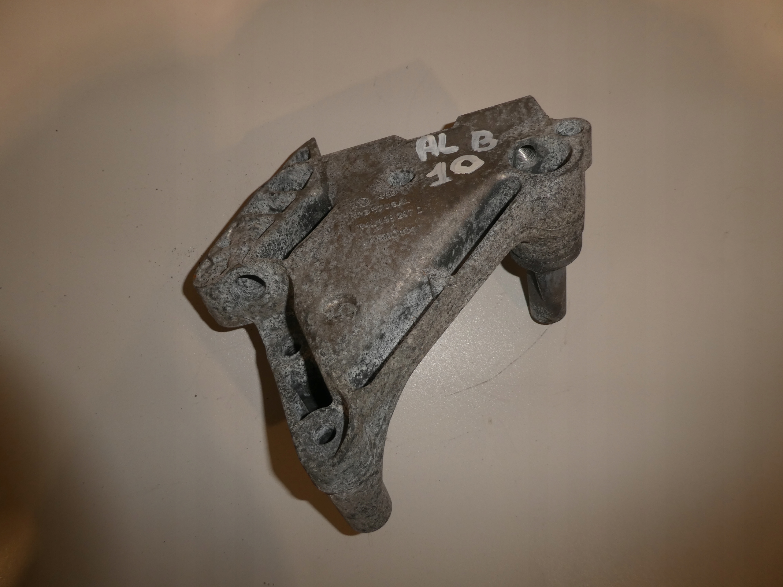 engine mount VW SEAT SKODA VW 04L199207D