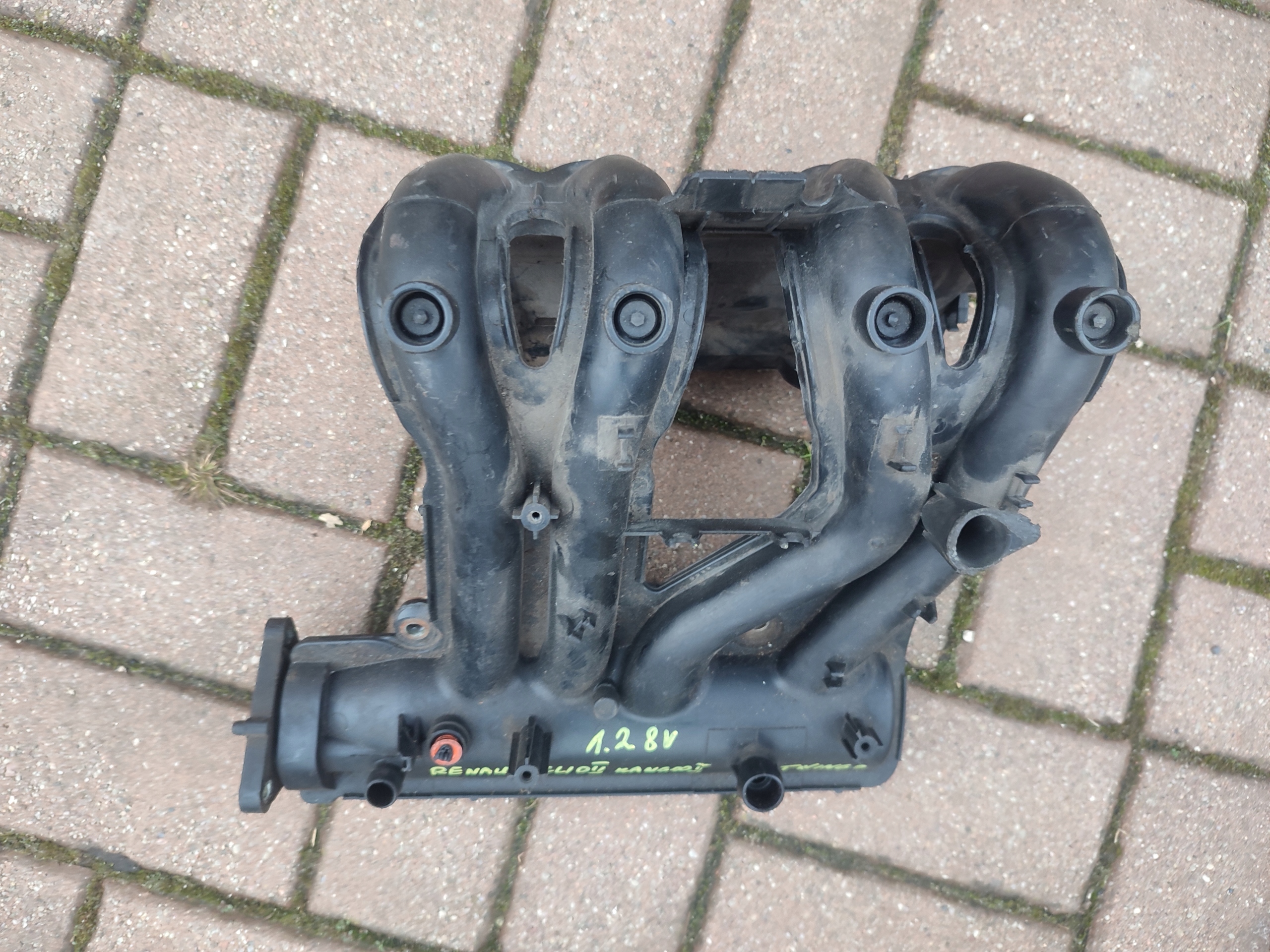 Впускной коллектор Renault Clio II 1.2 8200064370