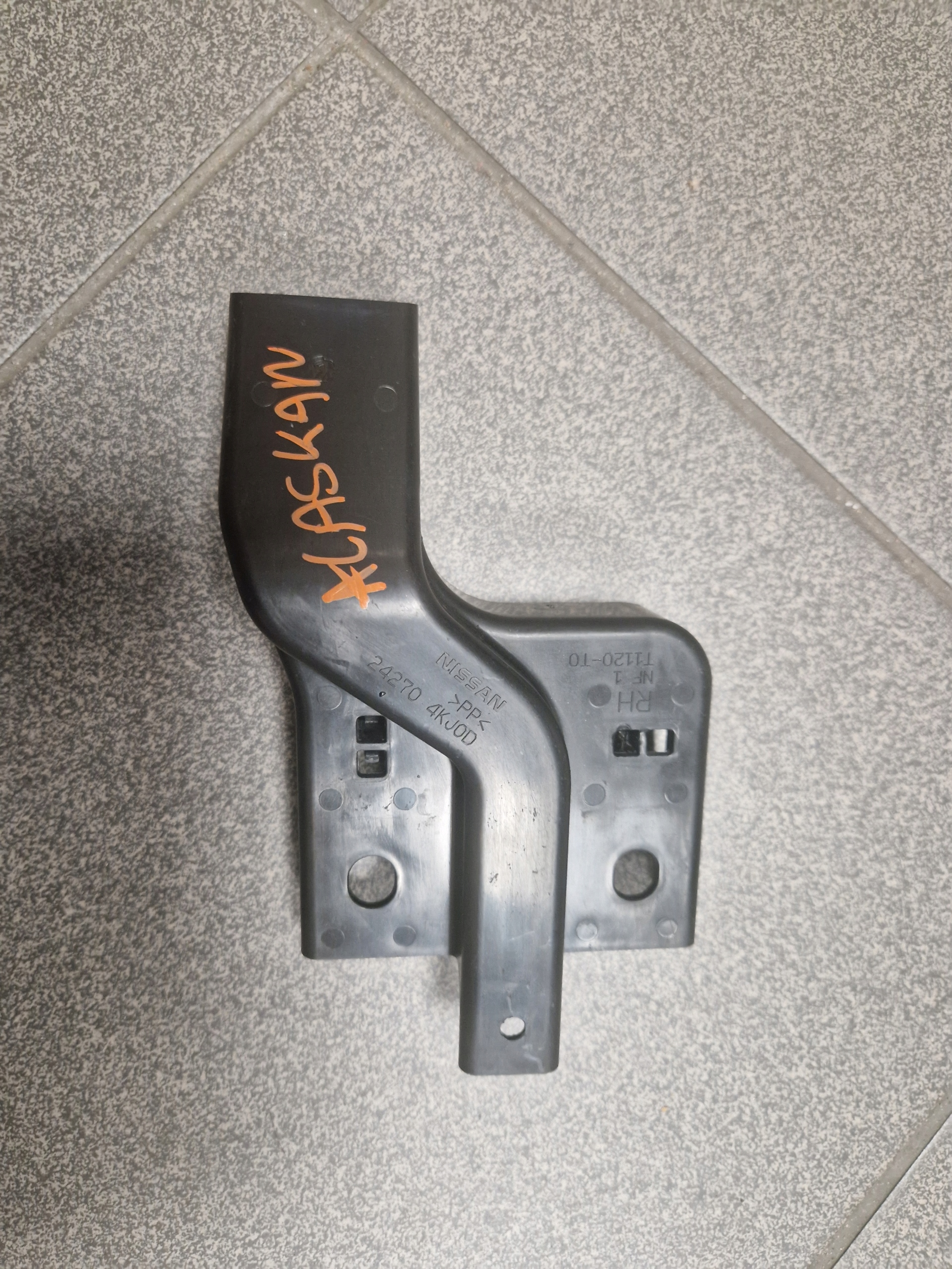 CONSOLE SUPPORT PLAQUE DROITE ARRIÈRE NAVARA D23 NP300 ALASKAN 2,3DCI