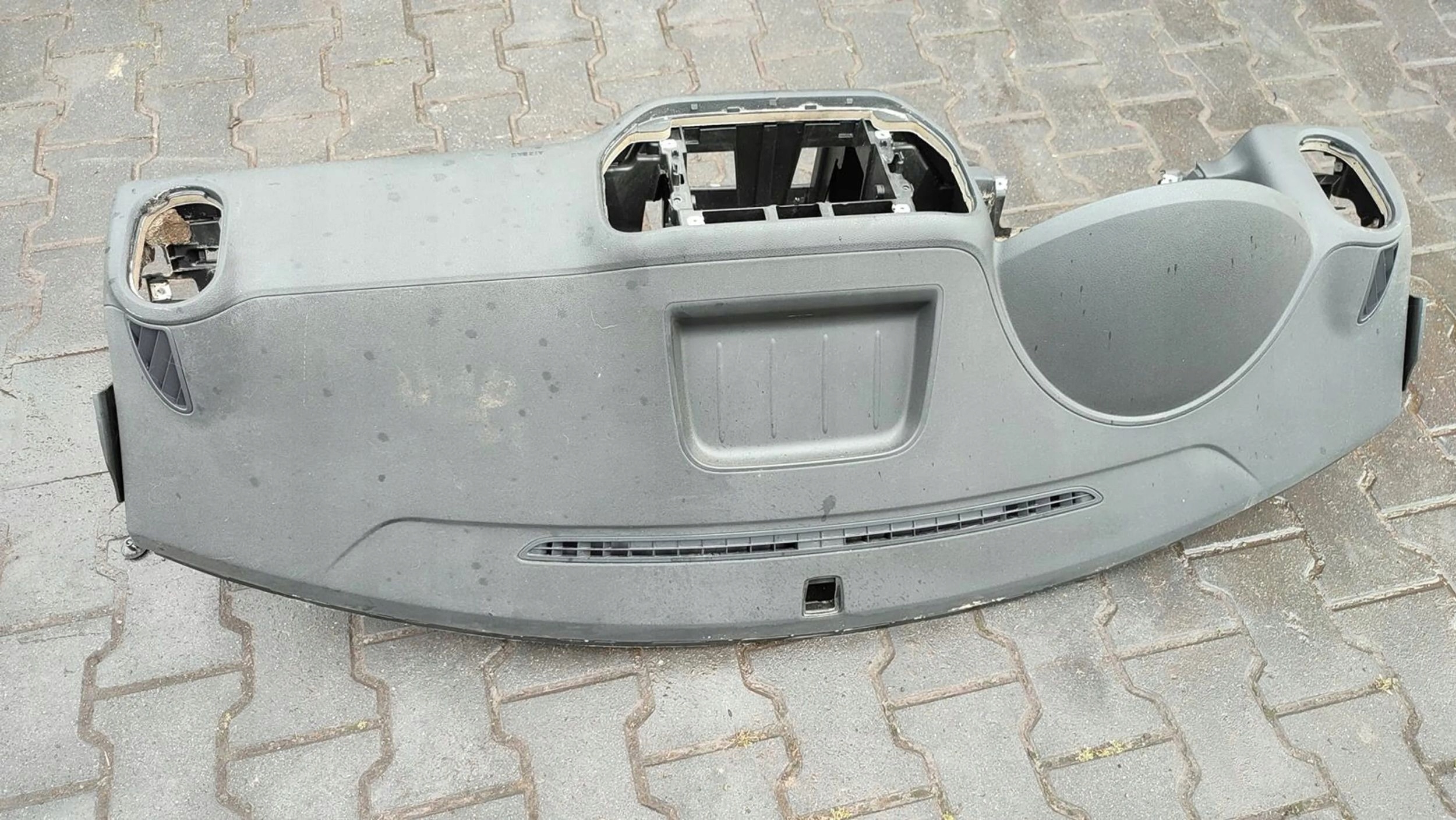 Volkswagen Tiguan Lift 5N0 dashboard instrument panel console