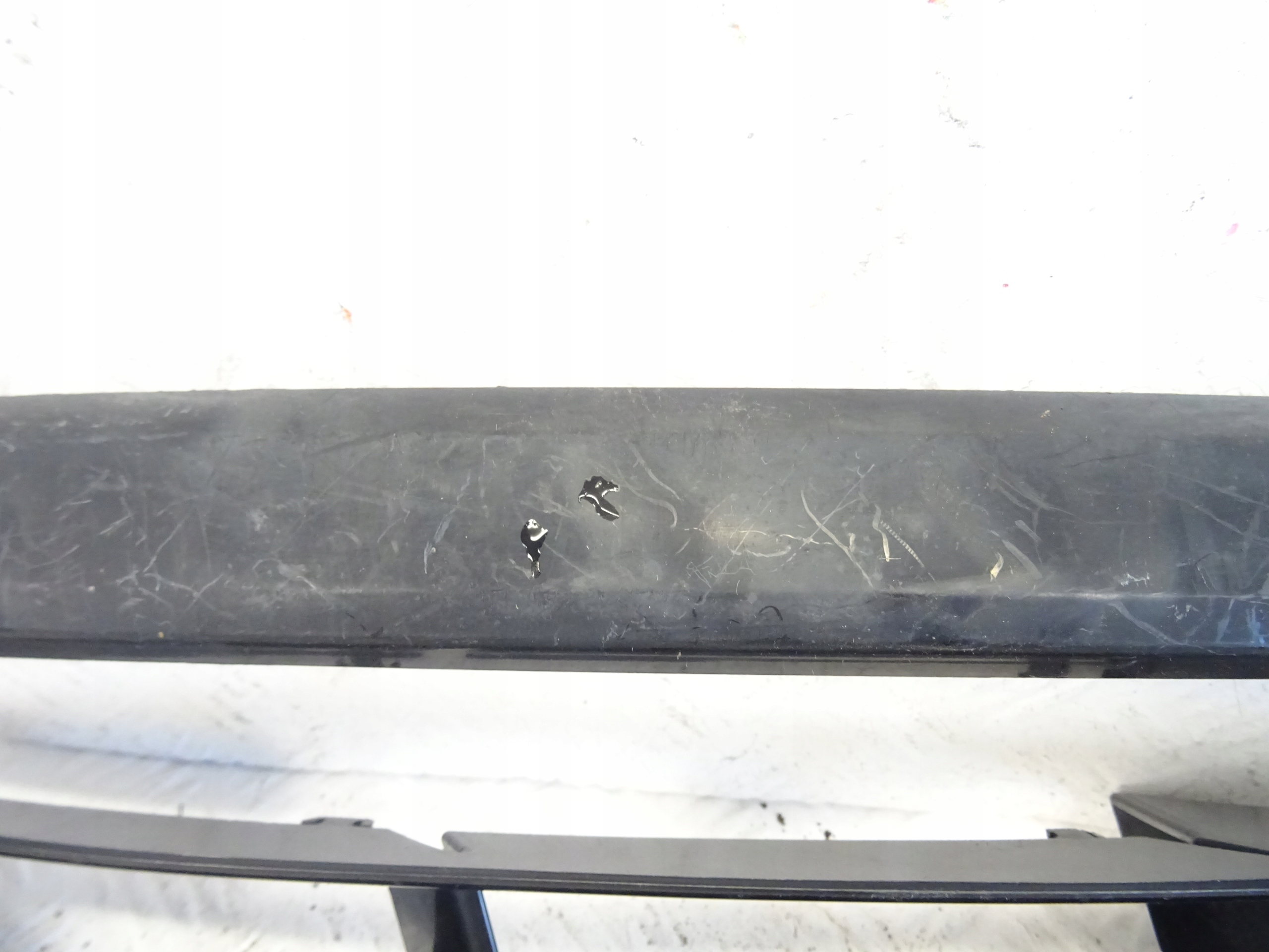 grid of a bumper front front right AUDI Q7 4L 4LO807682