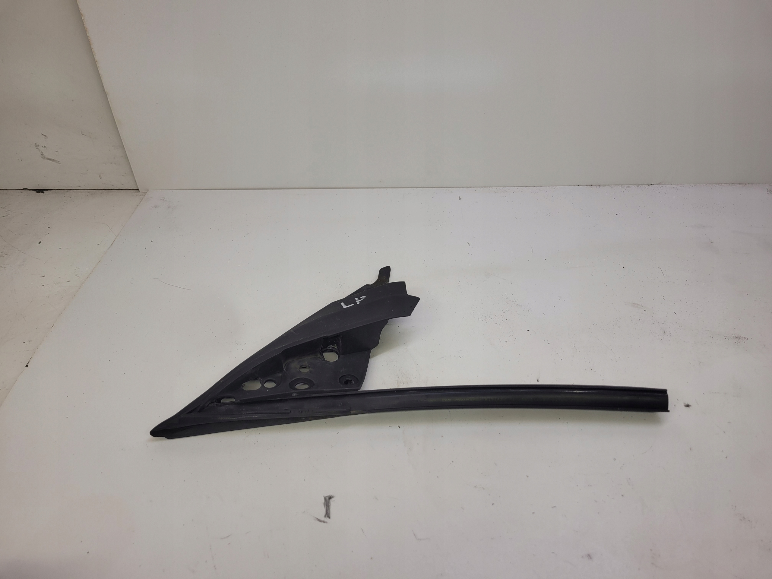 gasket windows left AUDI A3 CABRIO 8P7837565