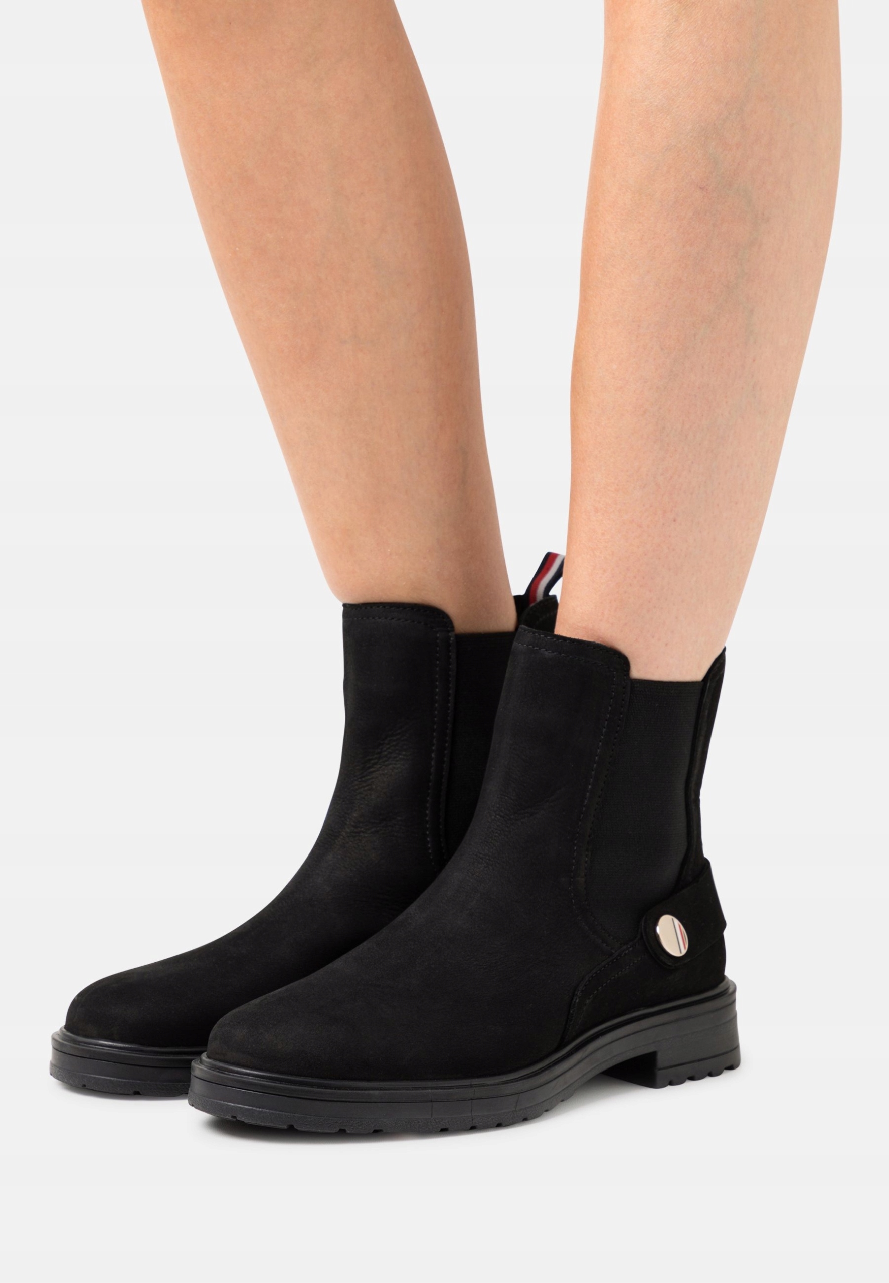 TOMMY HILFIGER BOTKI SZTYBLETY TH COIN FLAT BOOT FW0FW06742 R 38 bp Marka Tommy Hilfiger