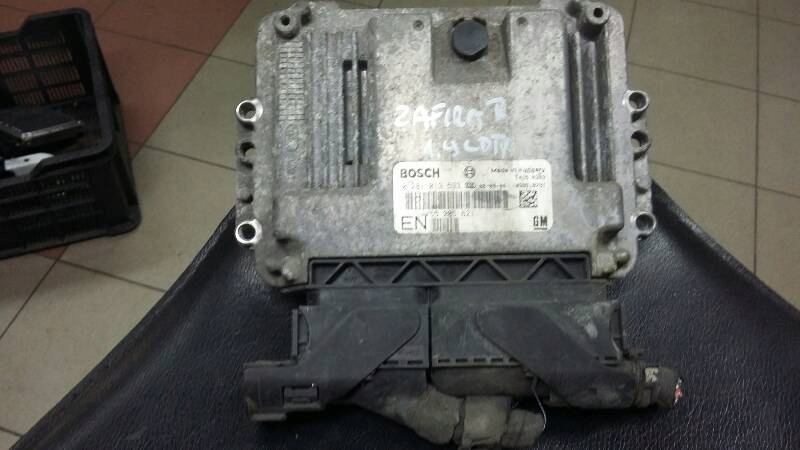 computer 55205621 EN OPEL ZAFIRA B 1.9 CDTI