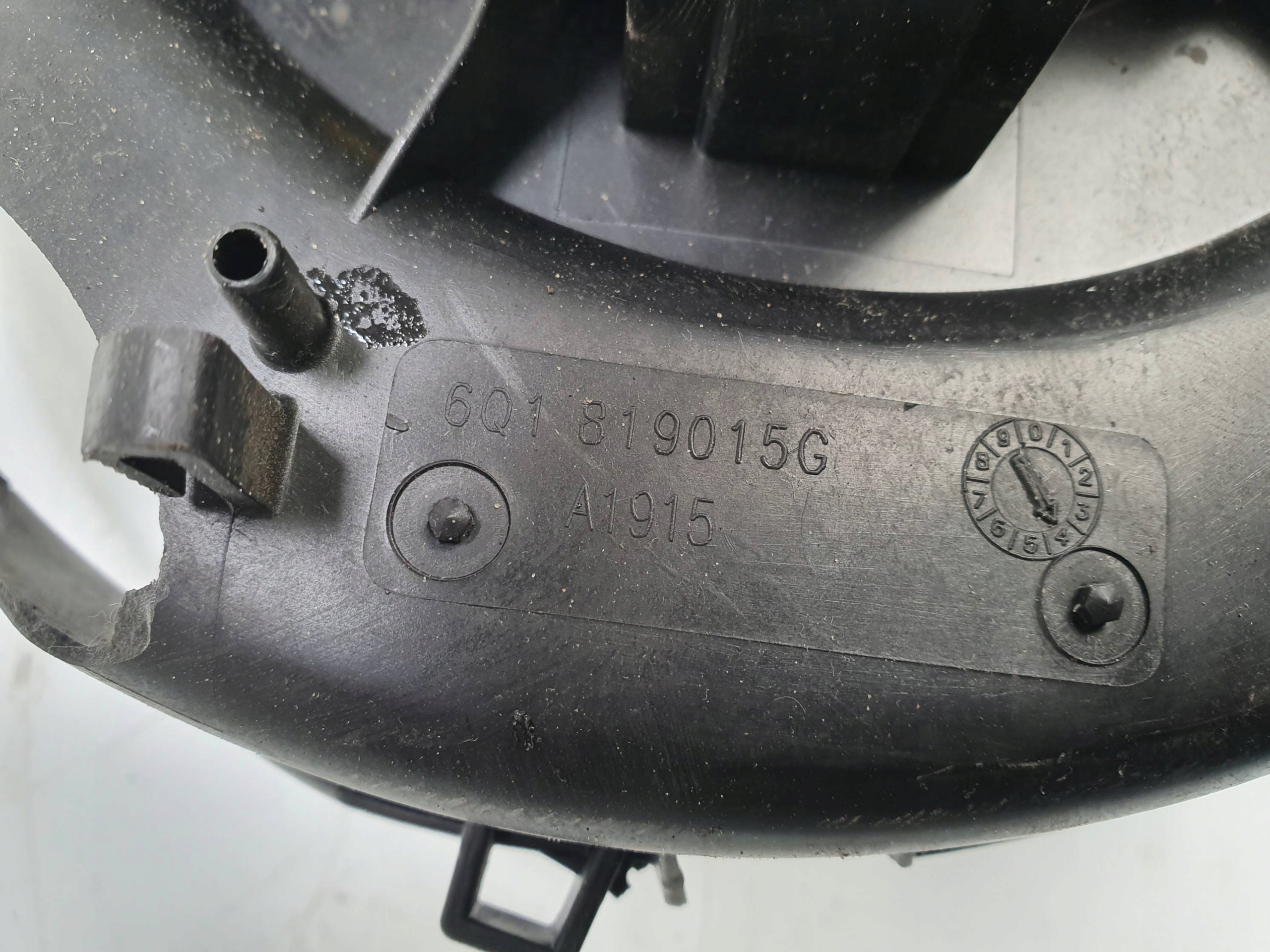 fan cab 6Q1819015G VOLKSWAGEN FOX