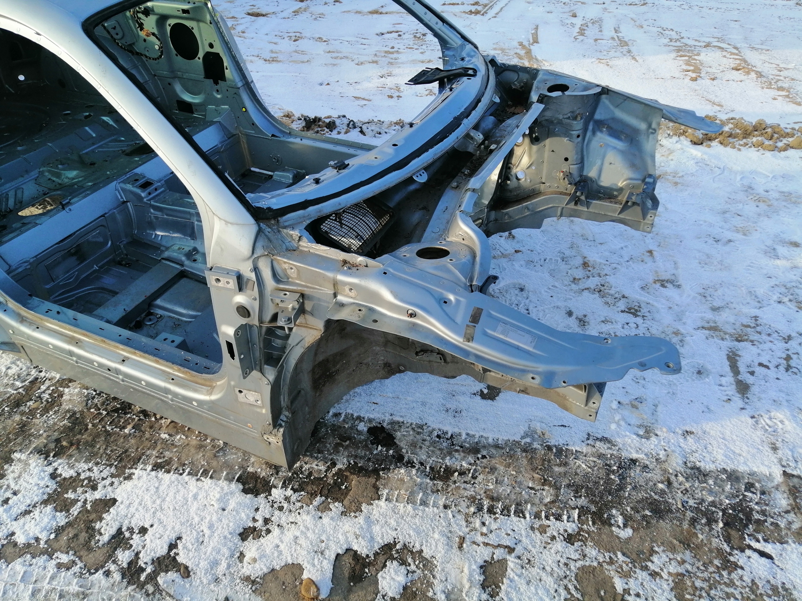 Audi TTj четверть права правый перед лонжерон