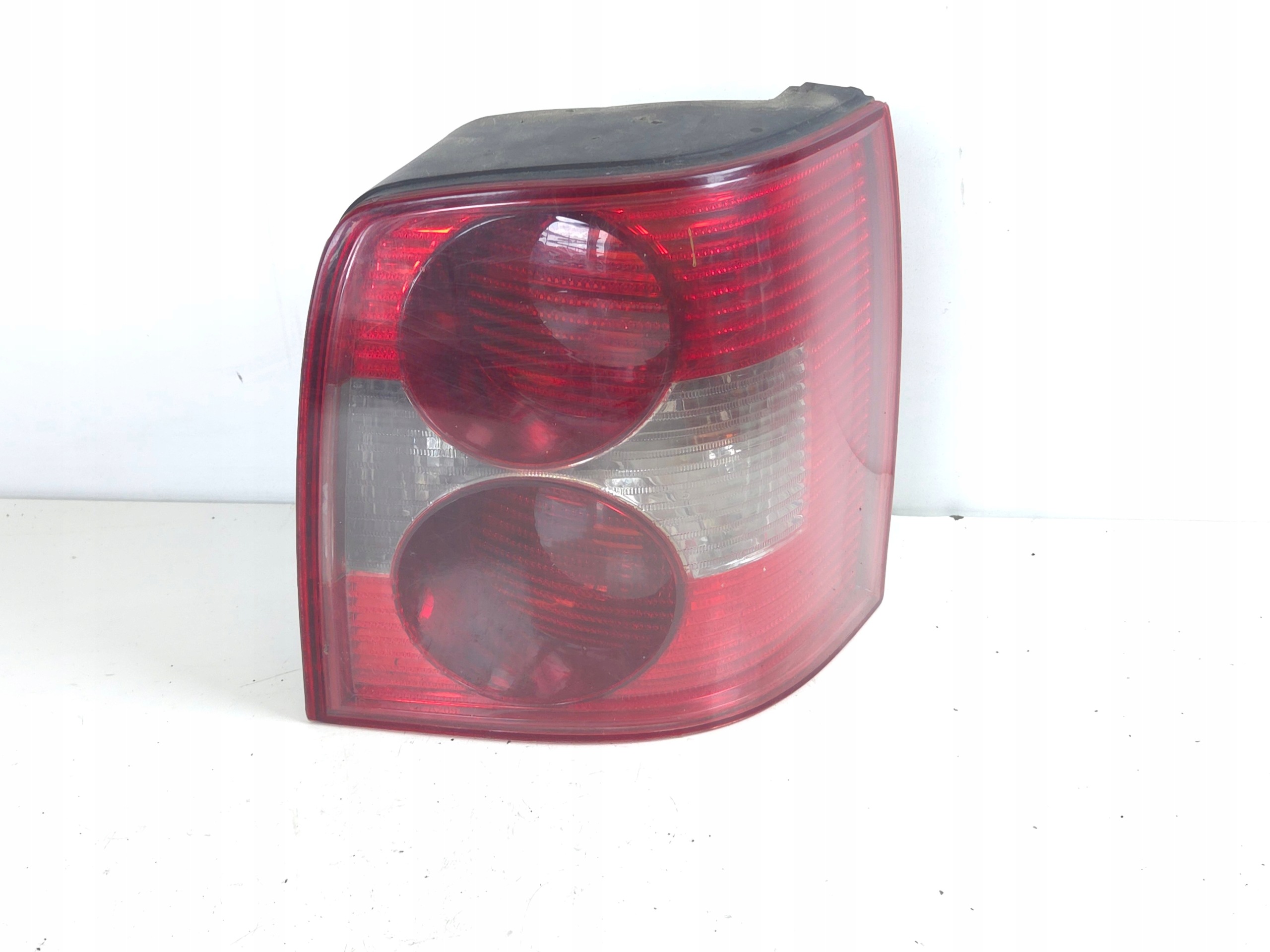 VW PASSAT B5 LIFT KOMBI light right rear part