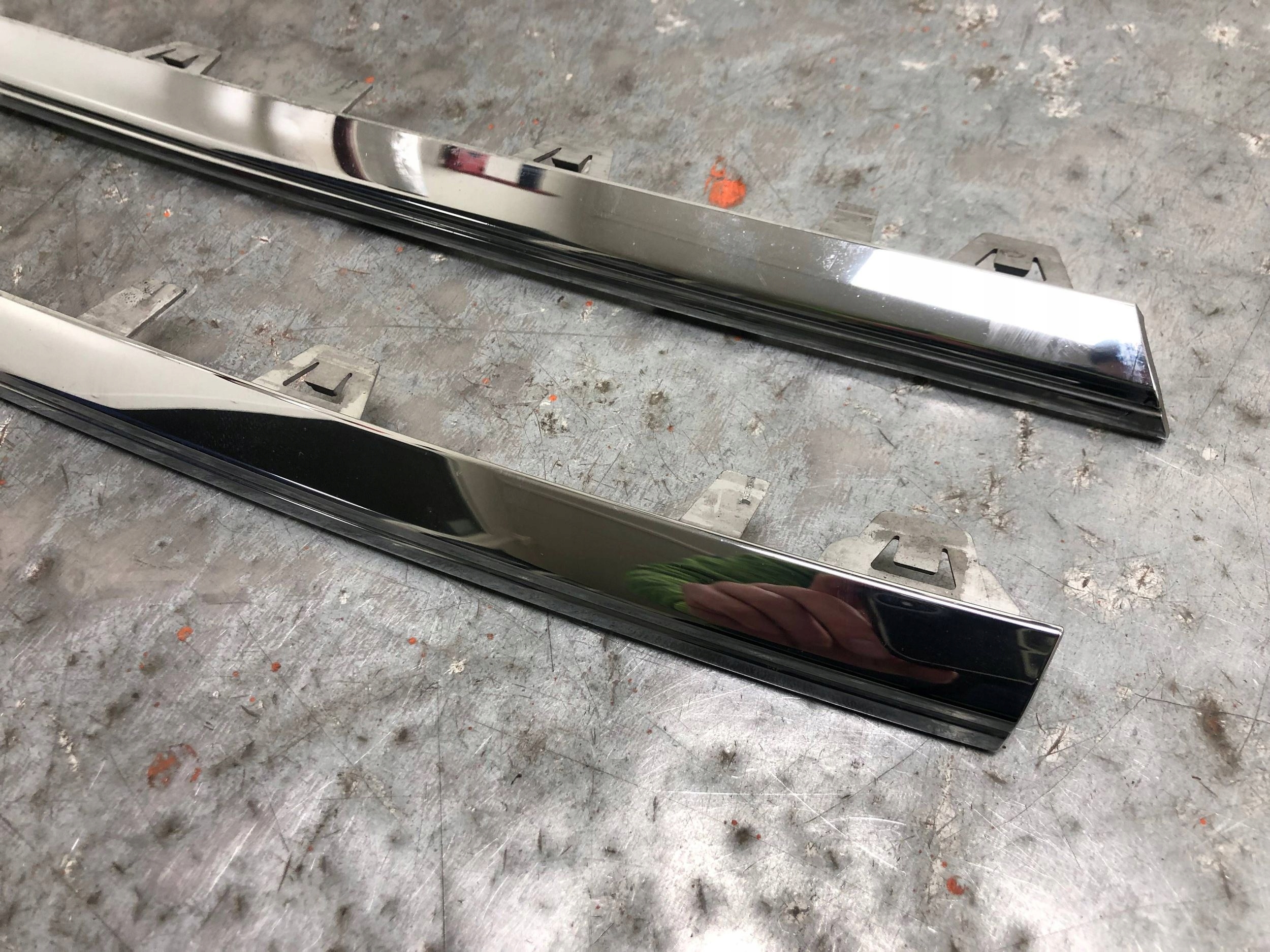 moulding CHROM GRILLA KOMPLET VW T6 7E5853102 7E5853101