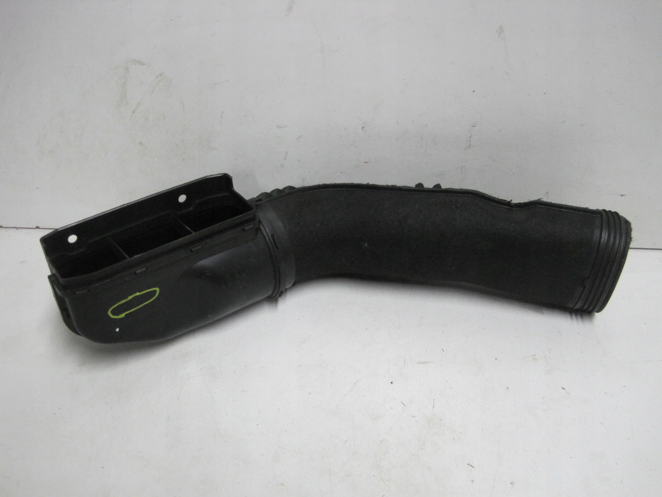 intake air HYUNDAI KIA PROCEED III 28211-F2000
