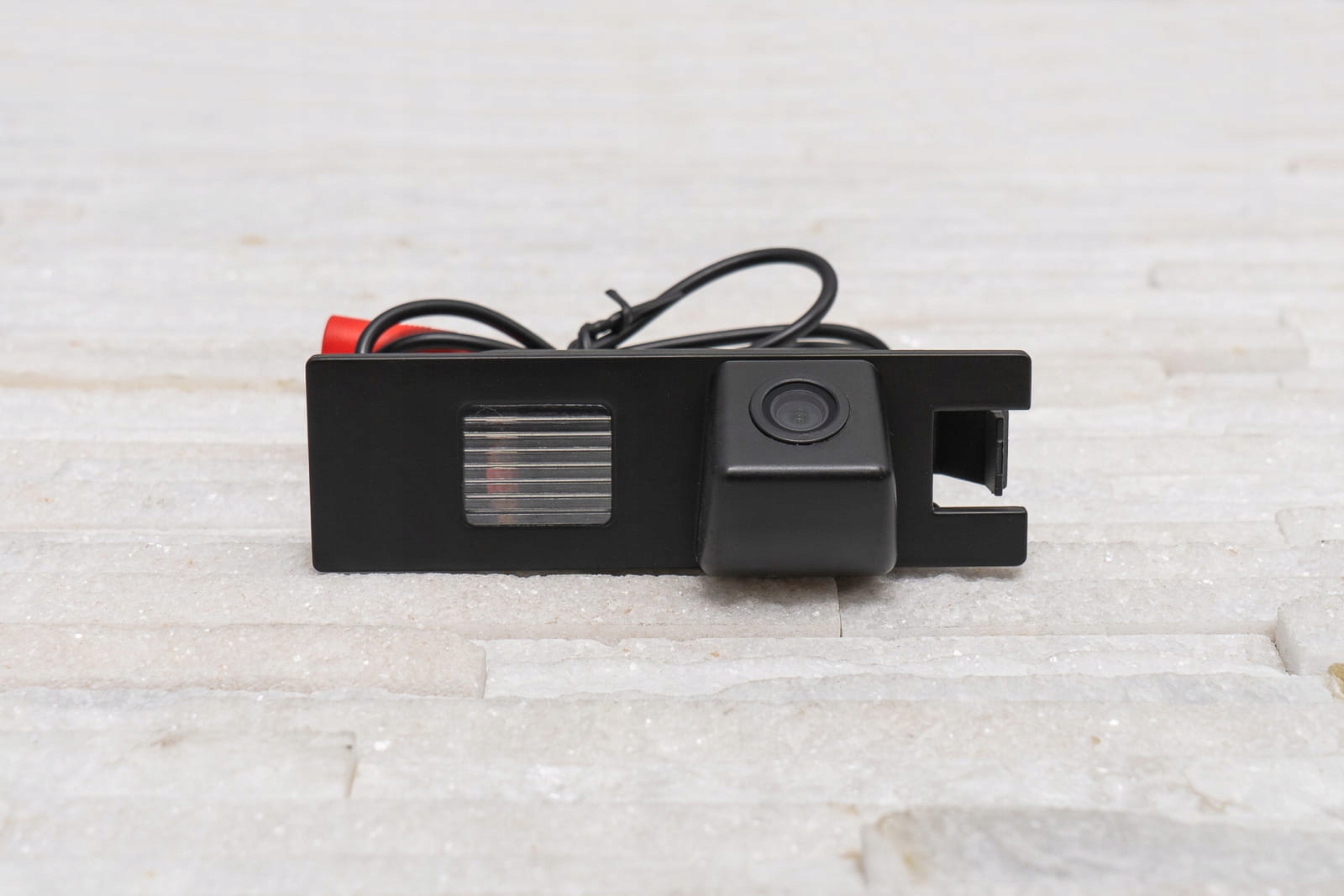 OPEL ASTRA J 2009-2015 KAMERA COFANIA Z LAMPĄ Liczba kamer 1